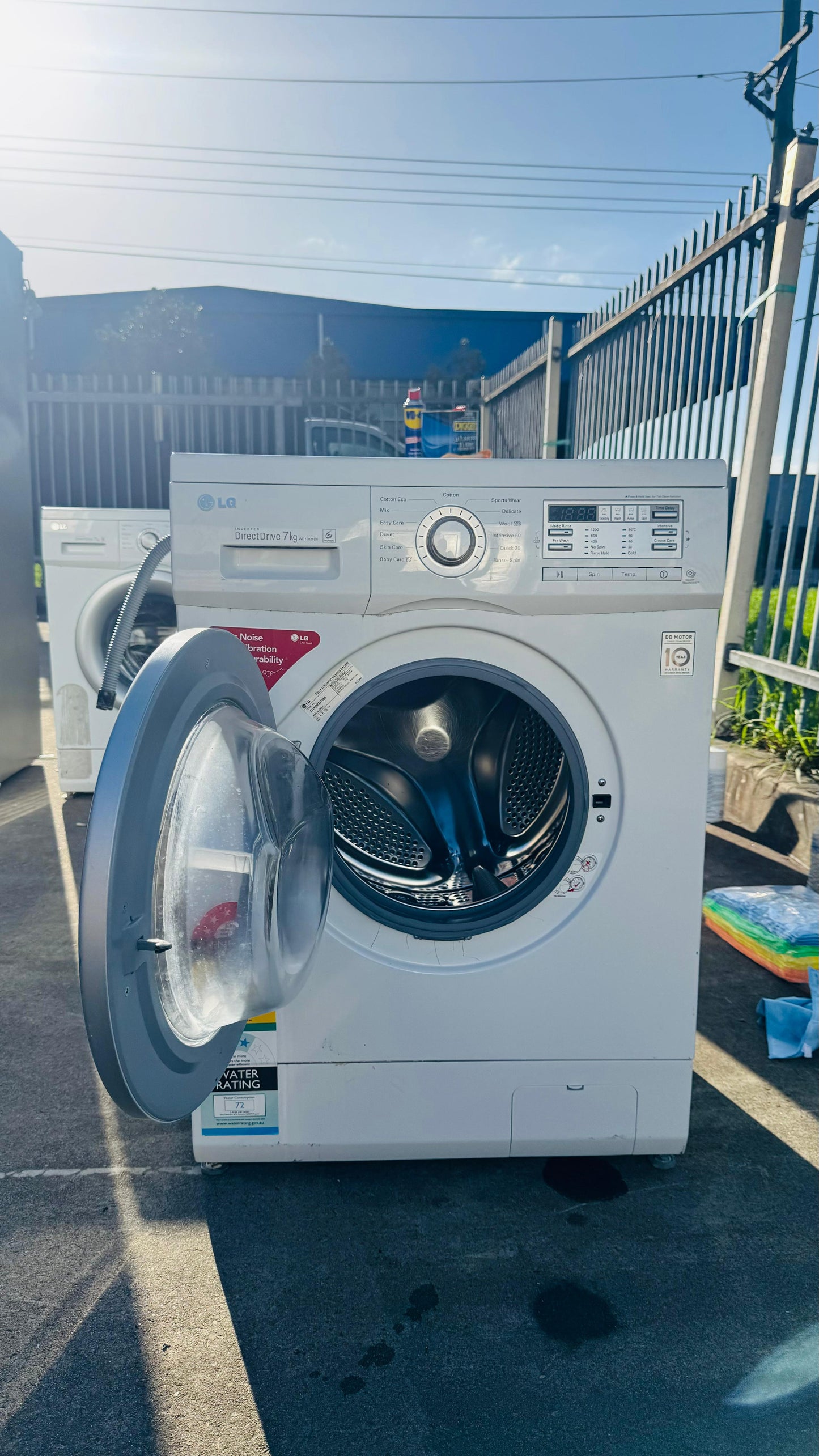 LG 7KGS FRONT LOADER WASHING MACHINE