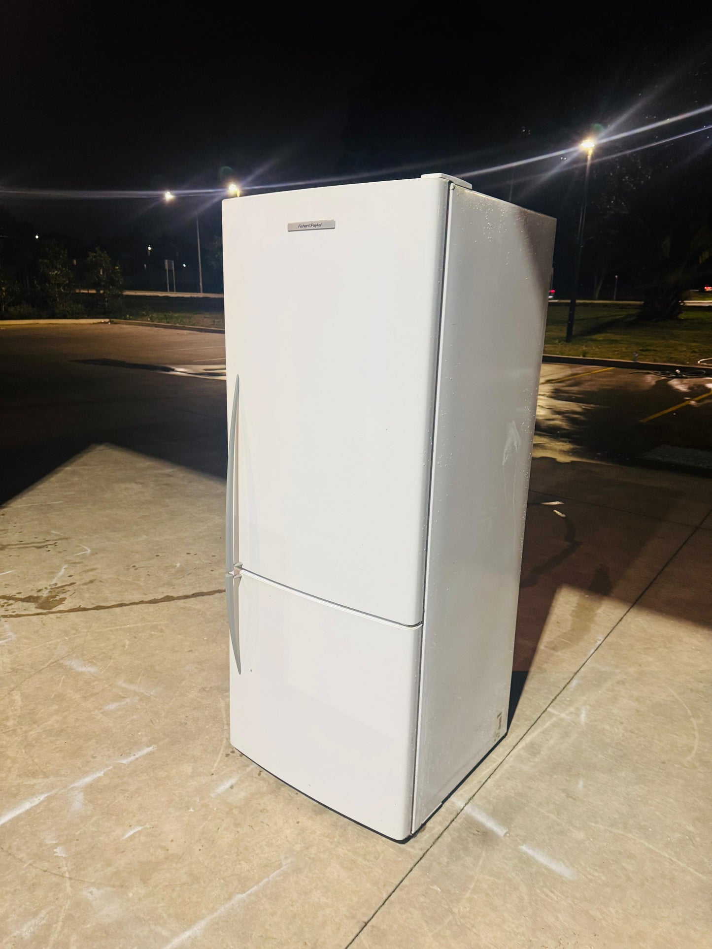 FISHER AND PAYKEL 442 LITRES FRIDGE FREEZER