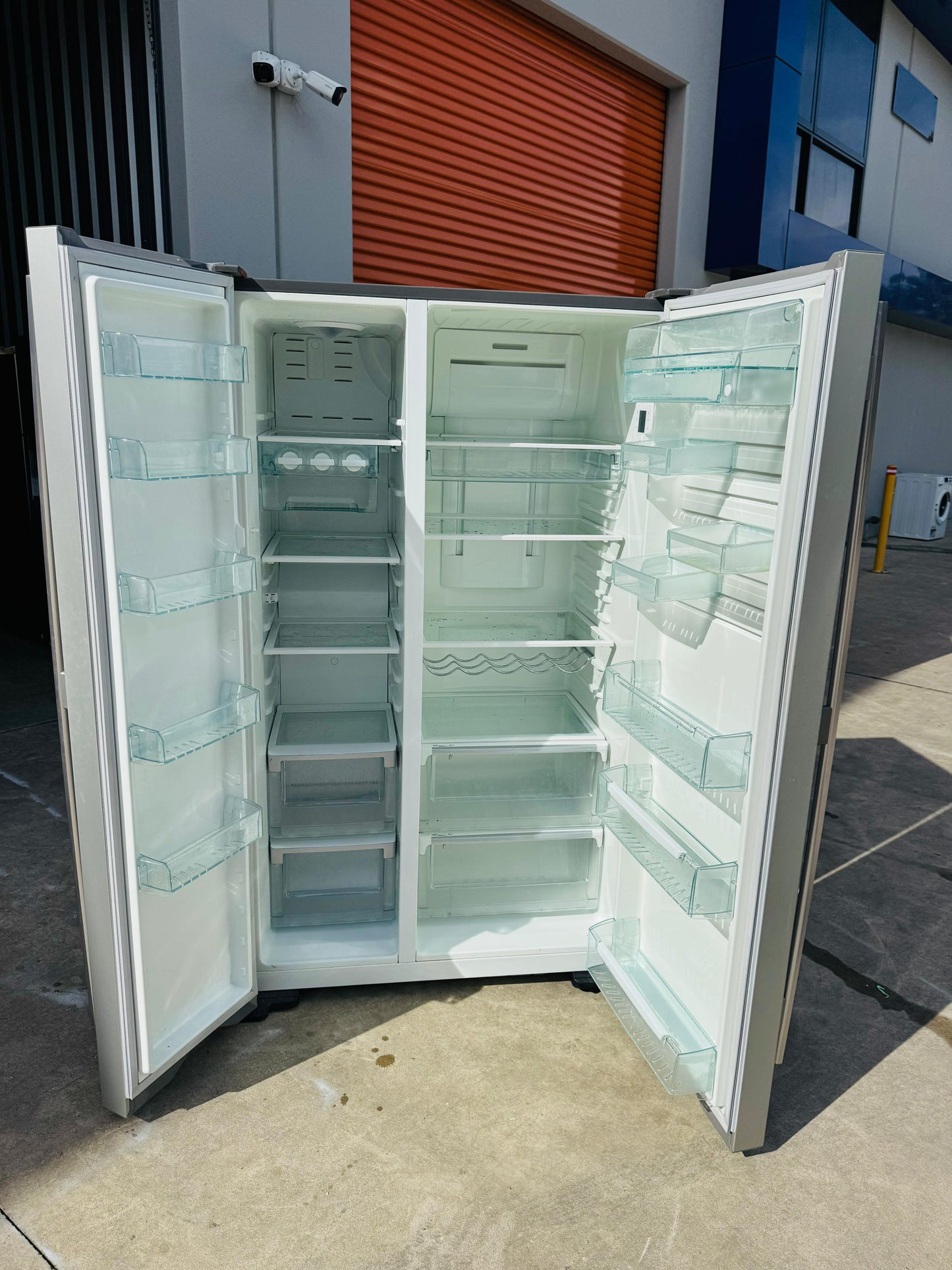 WESTING HOUSE SIDE BY SIDE 700 LITRES FRIDGE FREEZER
