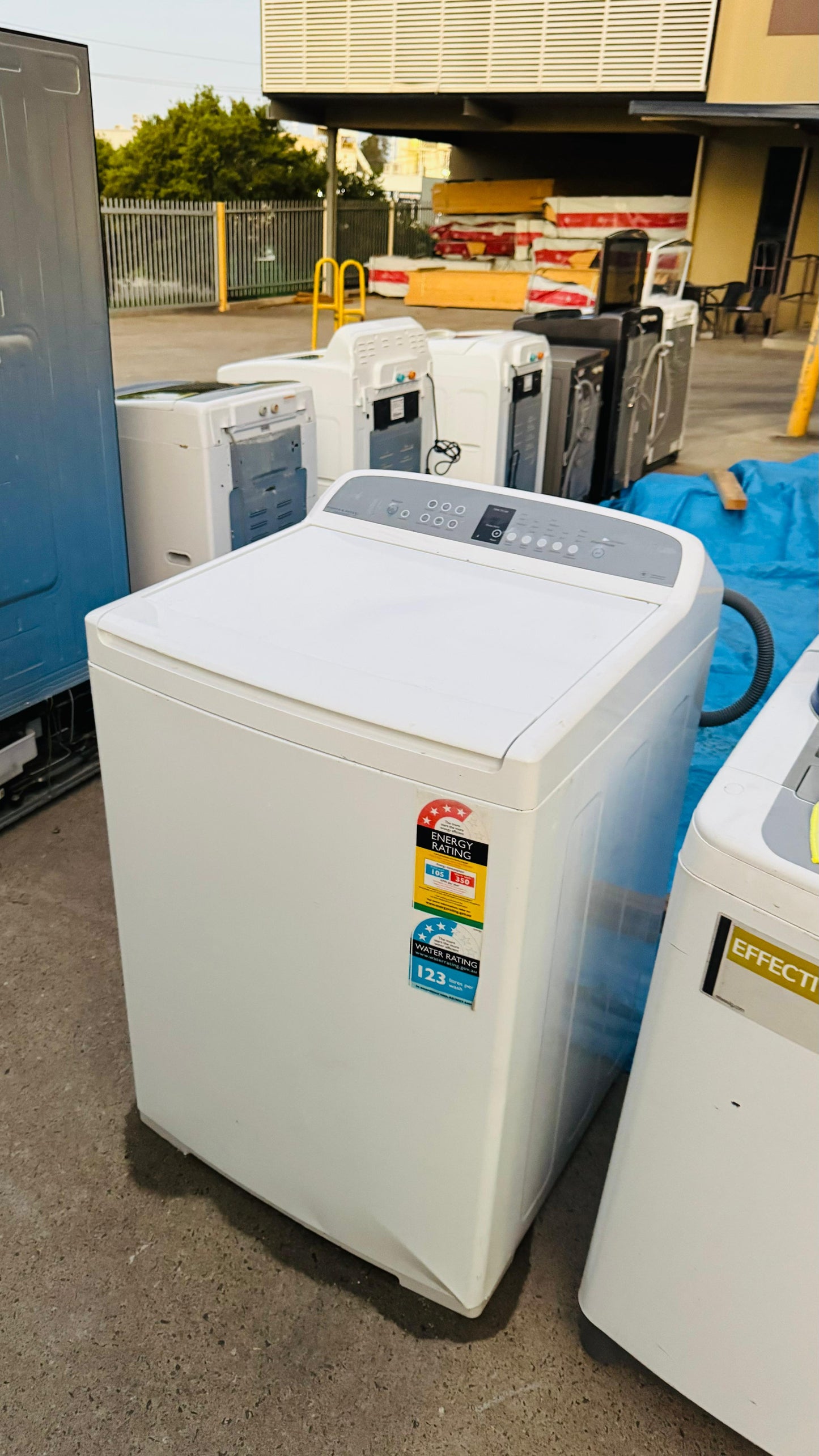 FISHER AND PAYKEL 10KGS TOP LOADER WASHING MACHINE