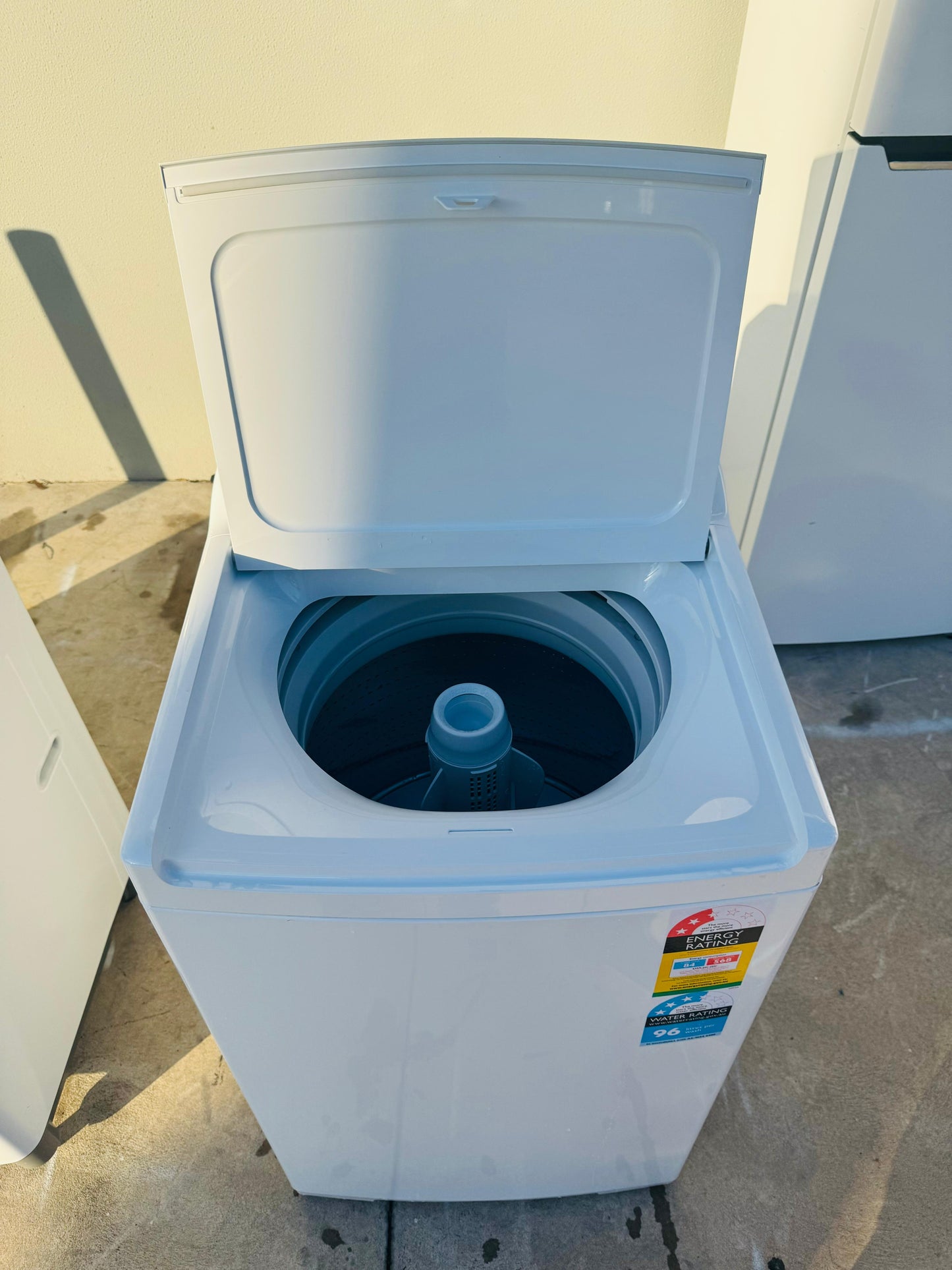 FISHER AND PAYKEL 8.5 KGS TOP LOADER WASHING MACHINE