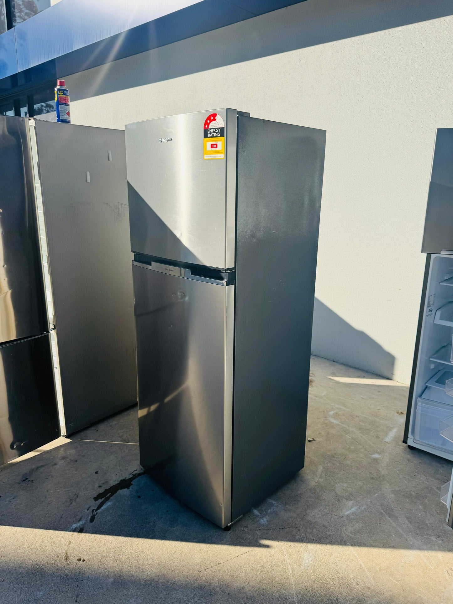 WESTINGHOUSE 340 LITRES FRIDGE FREEZER