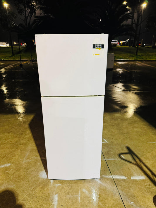 HAIER 224 LITRES FRIDGE FREEZER