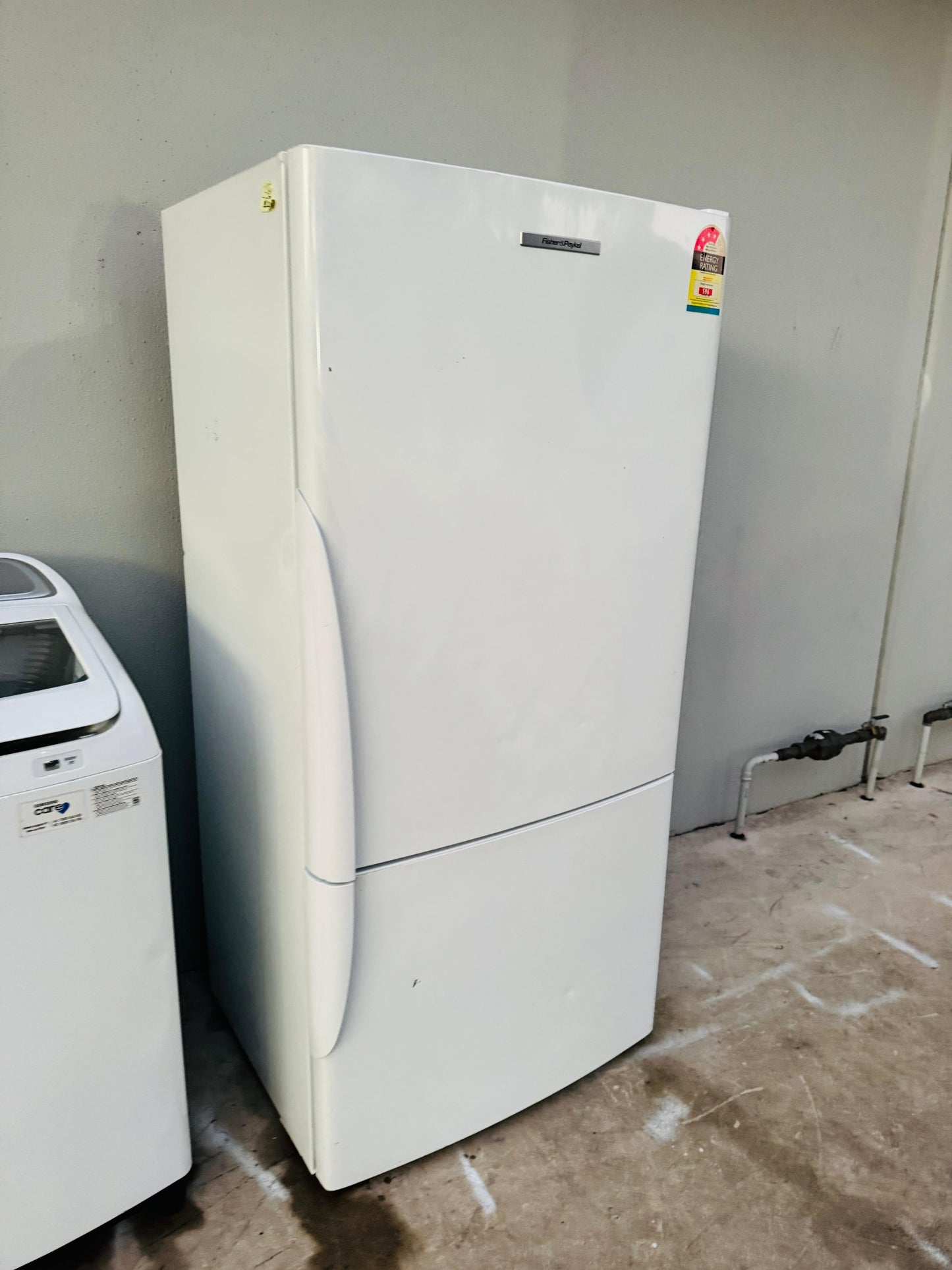 FISHER AND PAYKEL 519 LITRES FRIDGE FREEZER