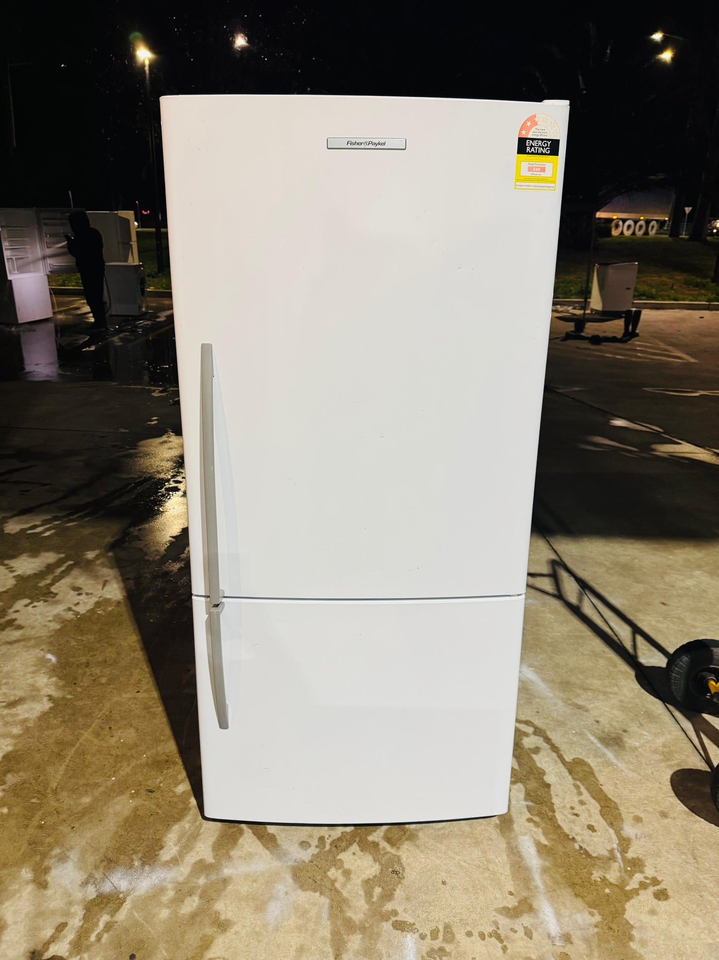 FISHER AND PAYKEL 519 LITRES FRIDGE FREEZER