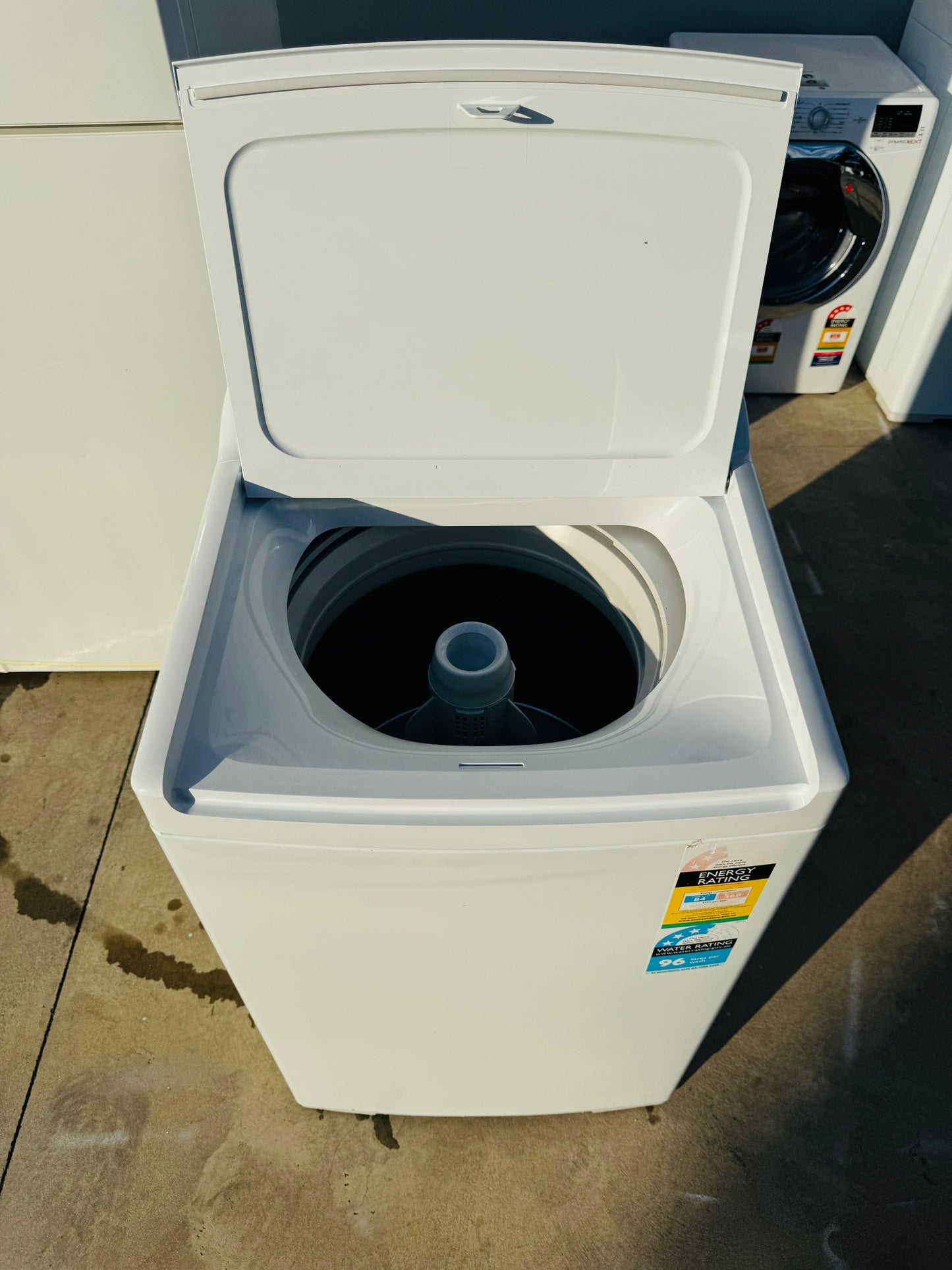 FISHER AND PAYKEL 8.5 KGS TOP LOADER WASHING MACHINE