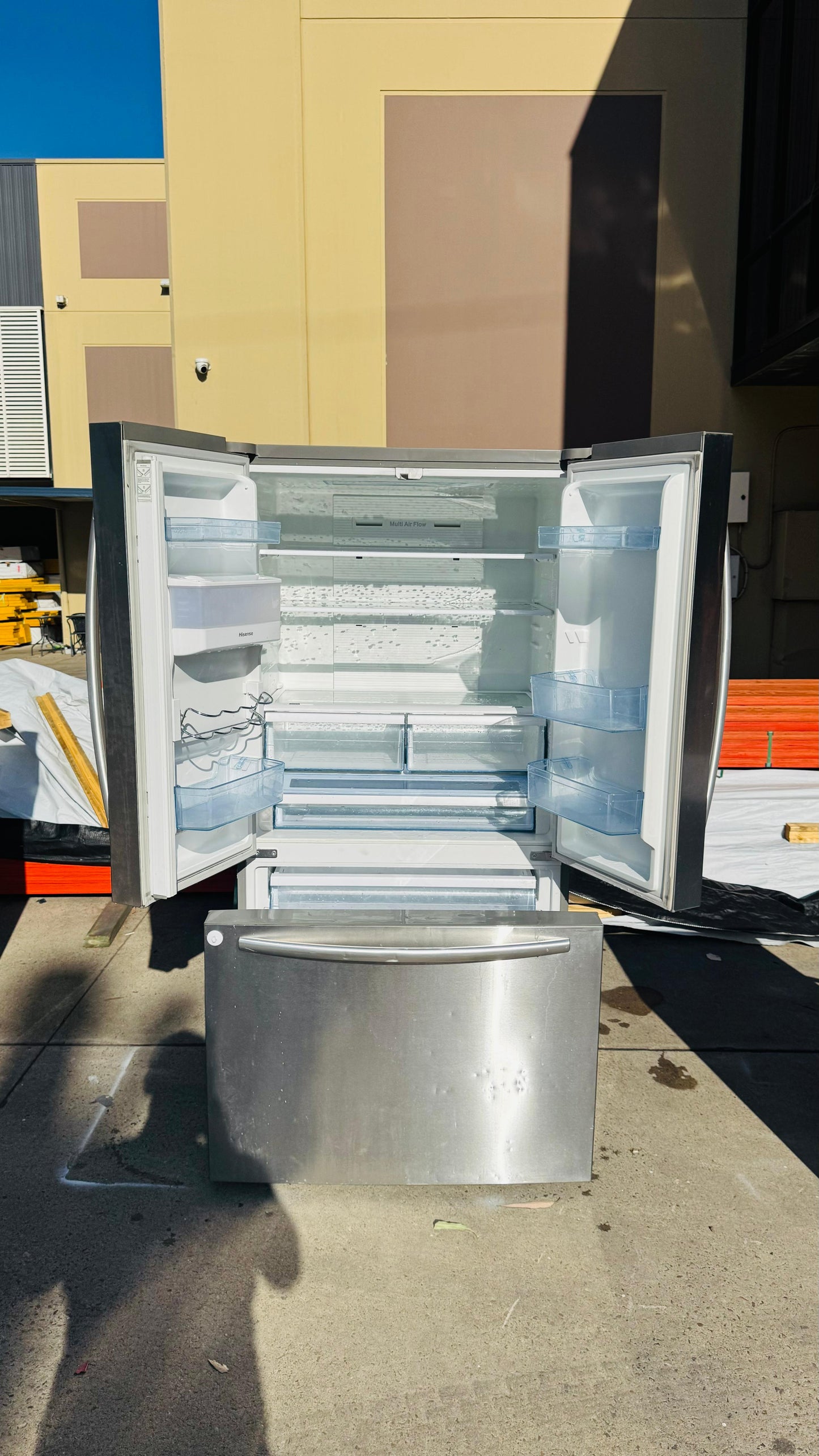 HISENSE 630 LITRES FRENCH DOOR FRIDGE FREEZER