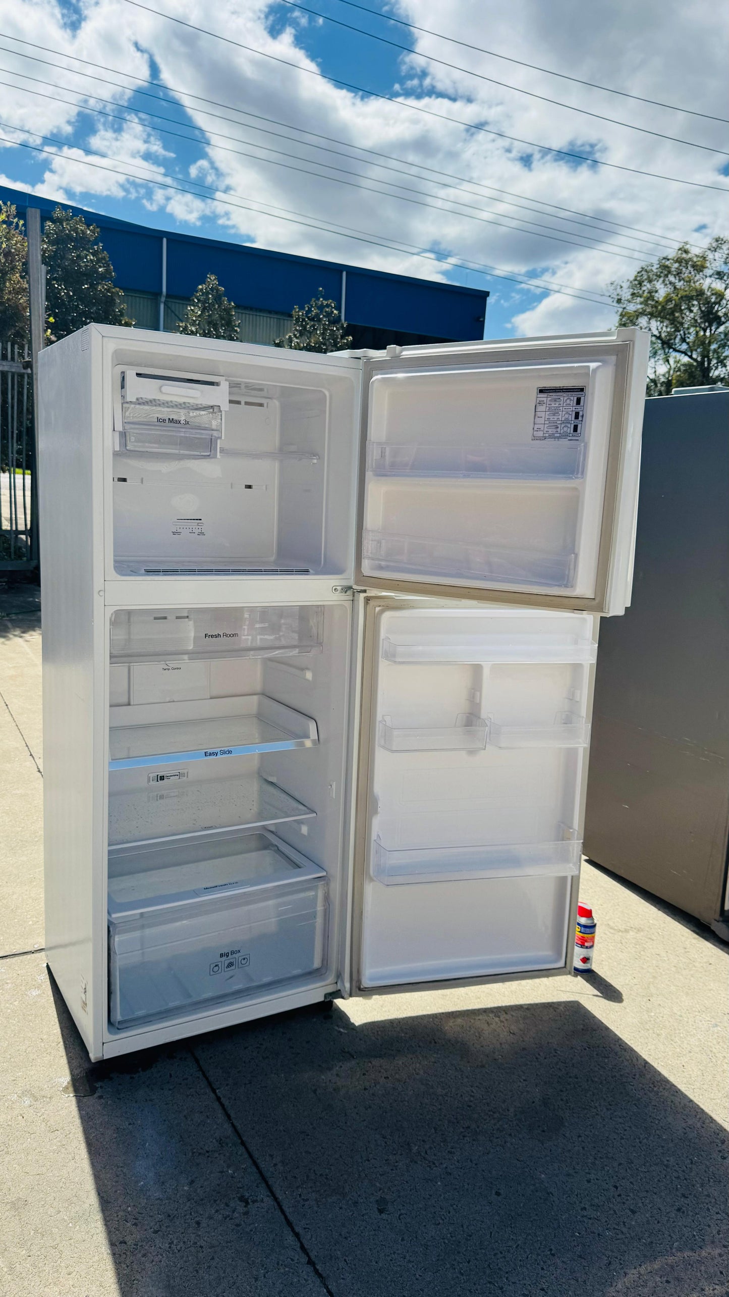 SAMSUNG 393 LITRES FRIDGE FREEZER