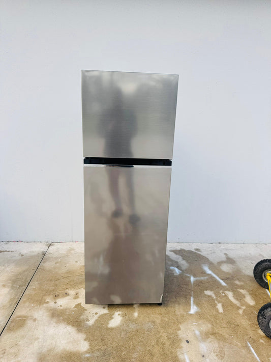 LG 243 LITRES FRIDGE FREEZER