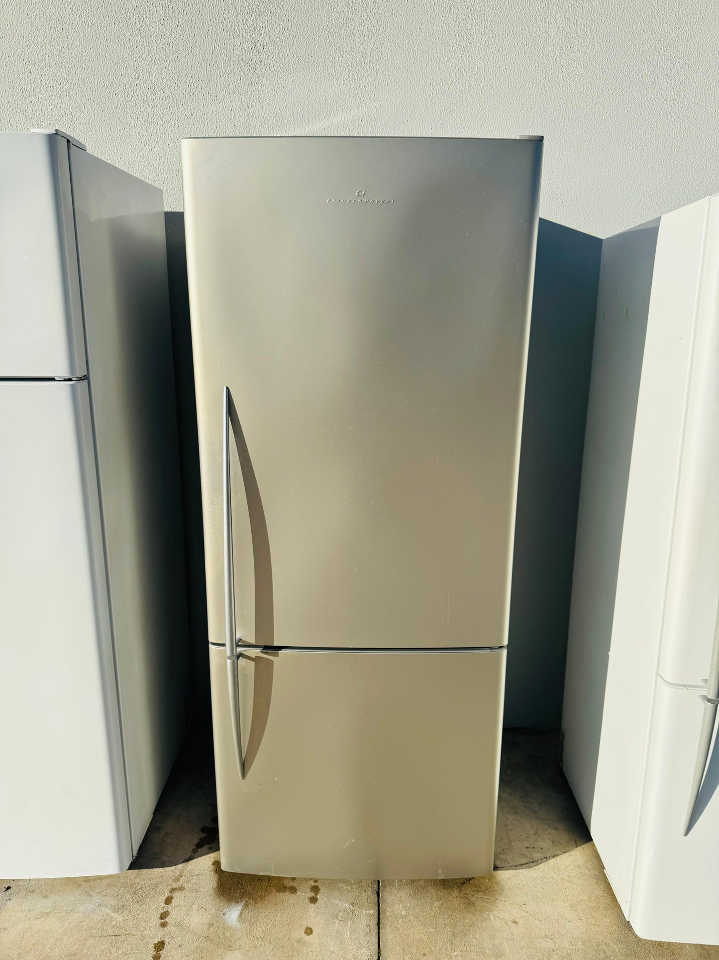 FISHER AND PAYKEL 442 LITRES FRIDGE FREEZER