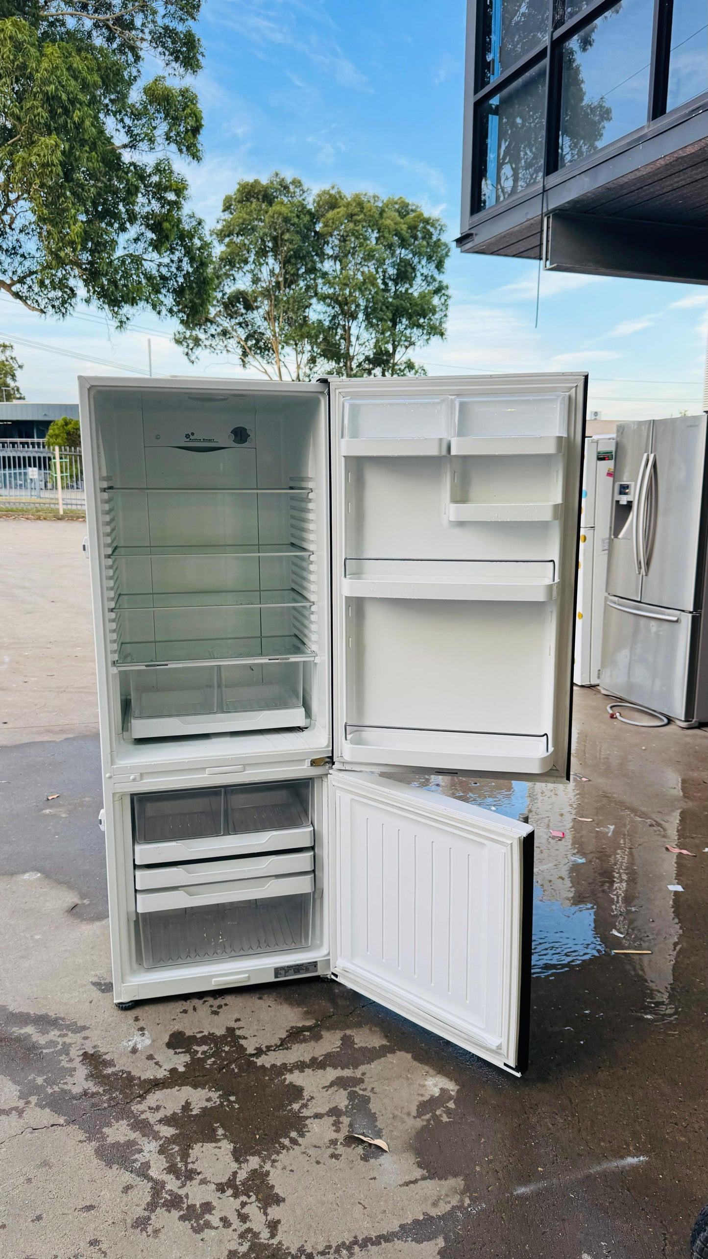 FISHER AND PAYKEL 403 LITRES FRIDGE FREEZER