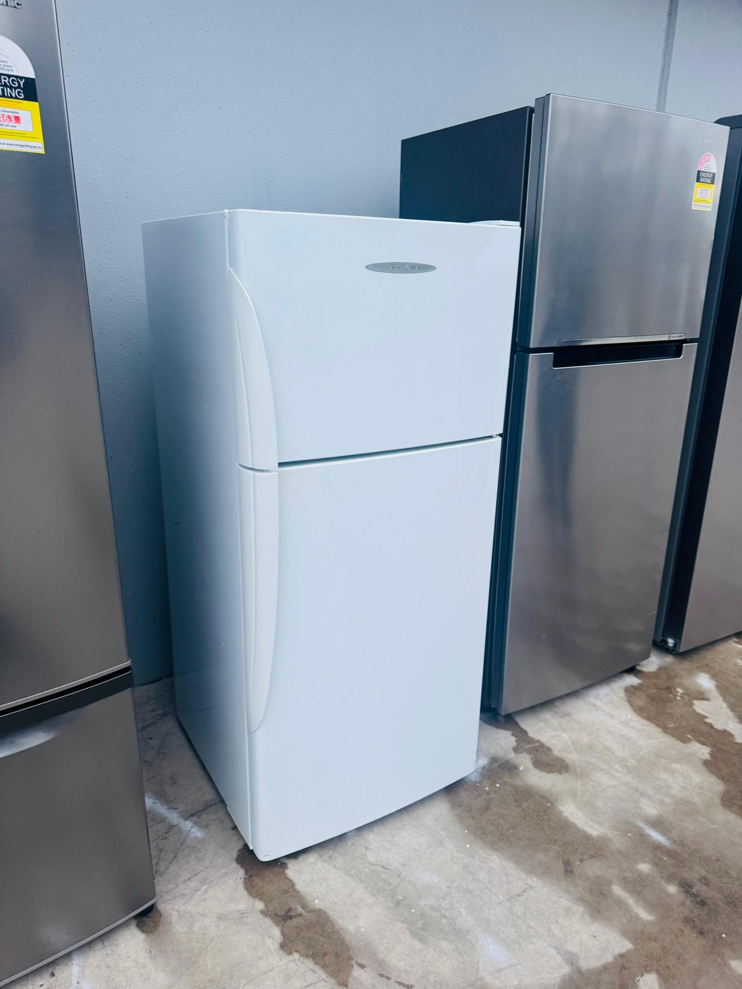 FISHER AND PAYKEL 329 LITRES FRIDGE FREEZER