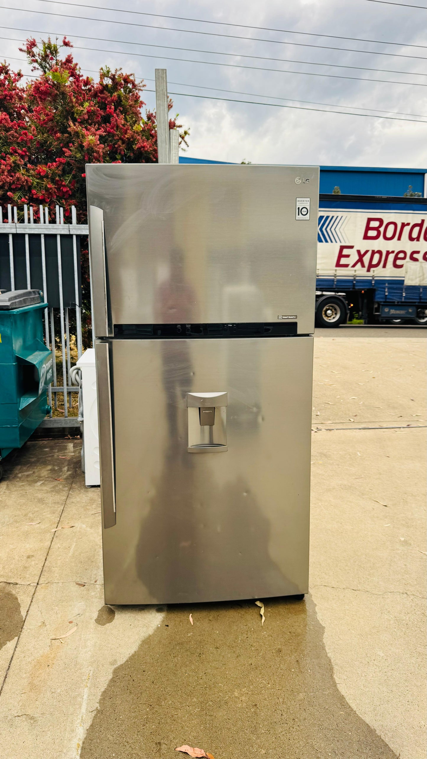 LG 600 LITRES FRIDGE FREEZER