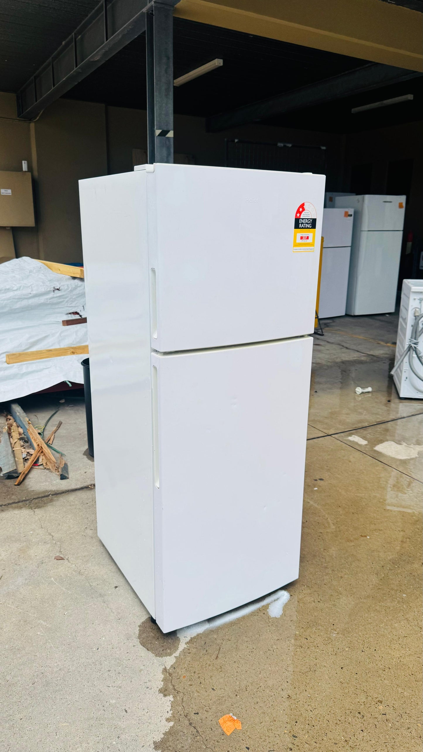 HAIER 224 LITRES FRIDGE FREEZER