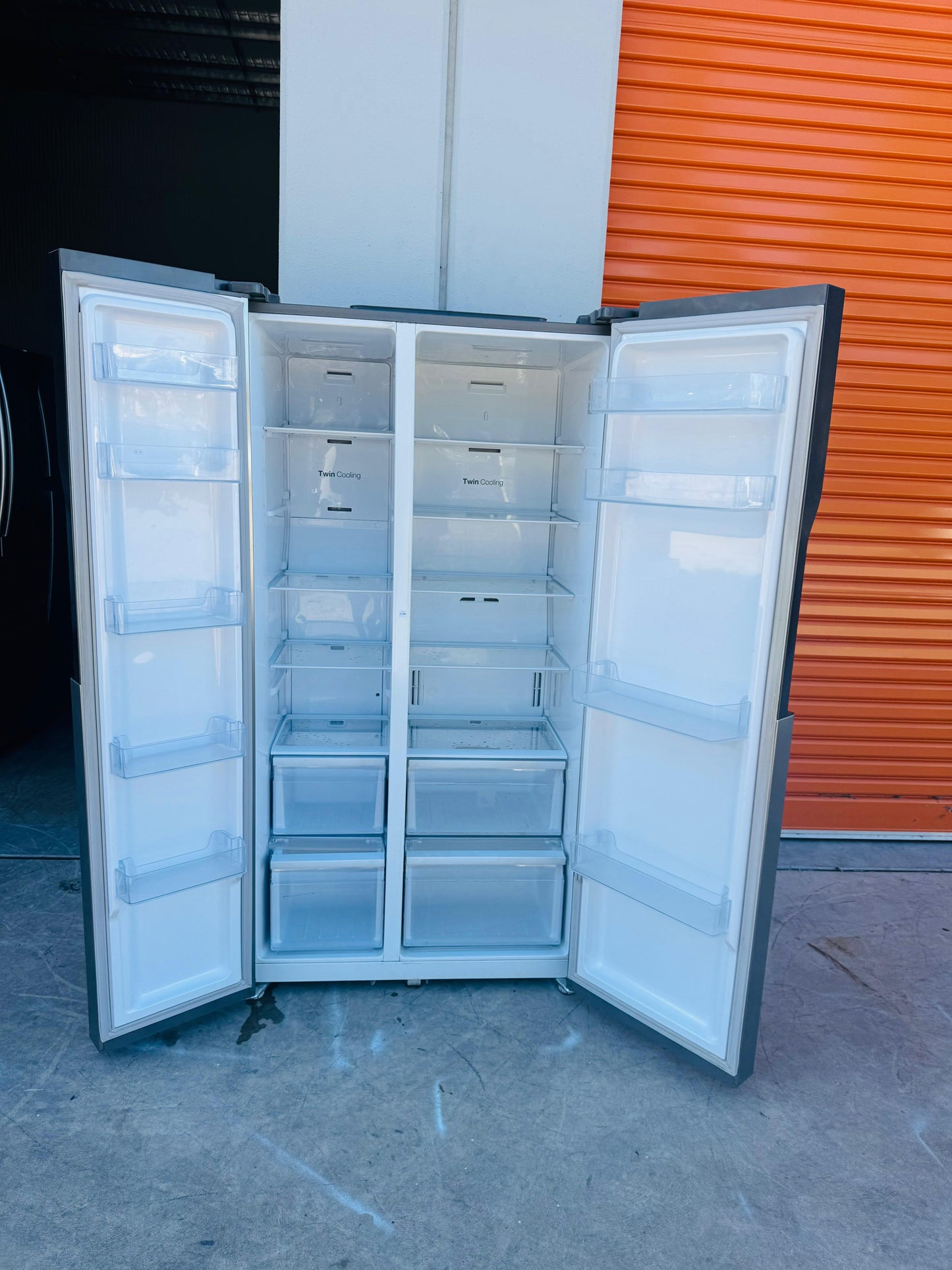 SAMSUNG 584 LITRES SIDE BY SIDE DOOR FRIDGE FREEZER