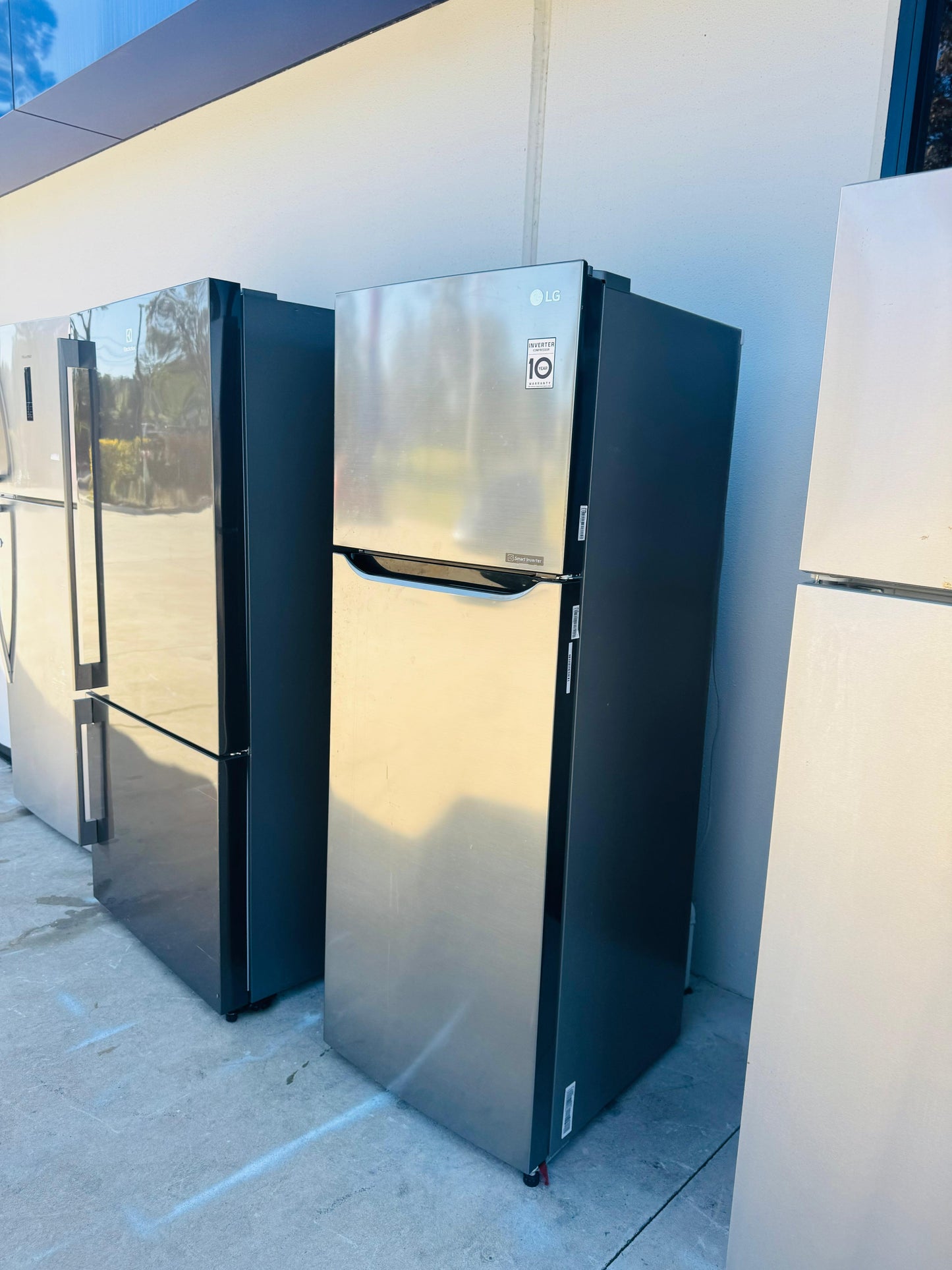 LG 332 LITRES FRIDGE AND FREEZER