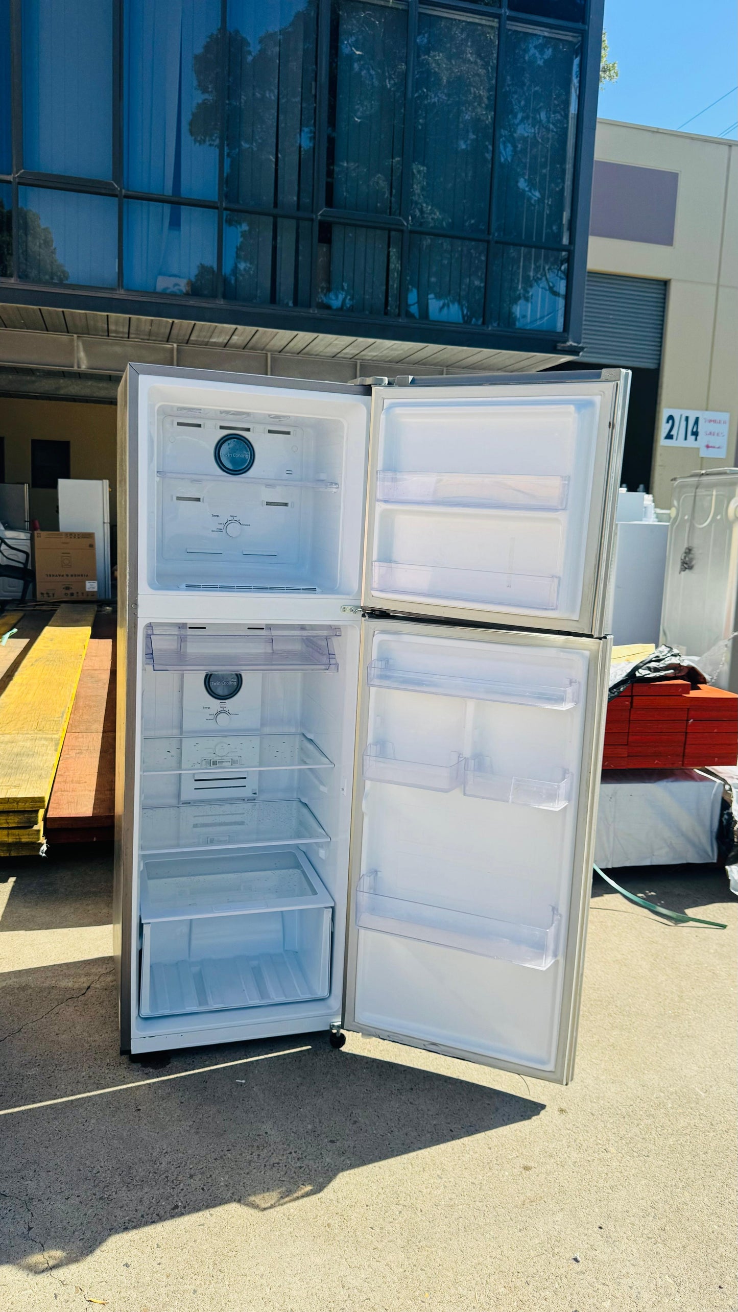 SAMSUNG 343 LITRES FRIDGE FREEZER