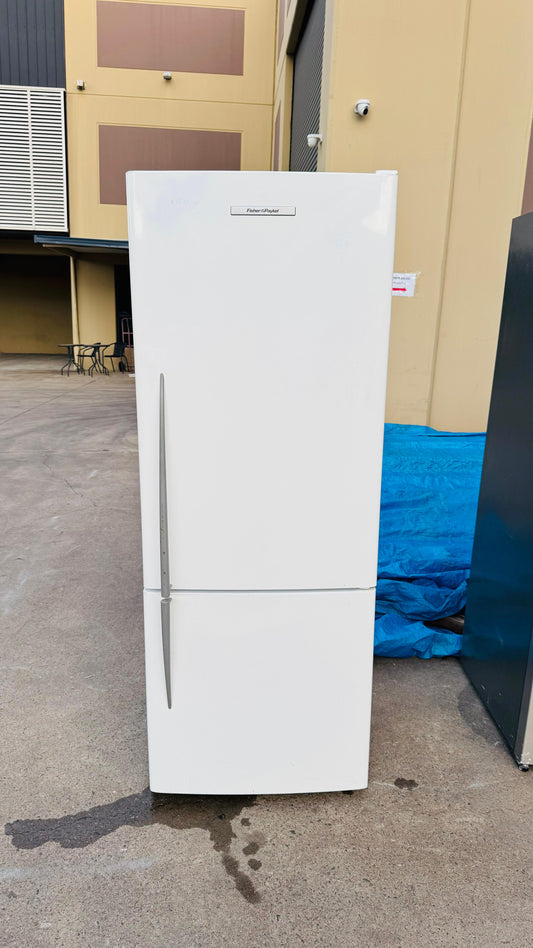 FISHER AND PAYKEL 403 LITRES FRIDGE FREEZER