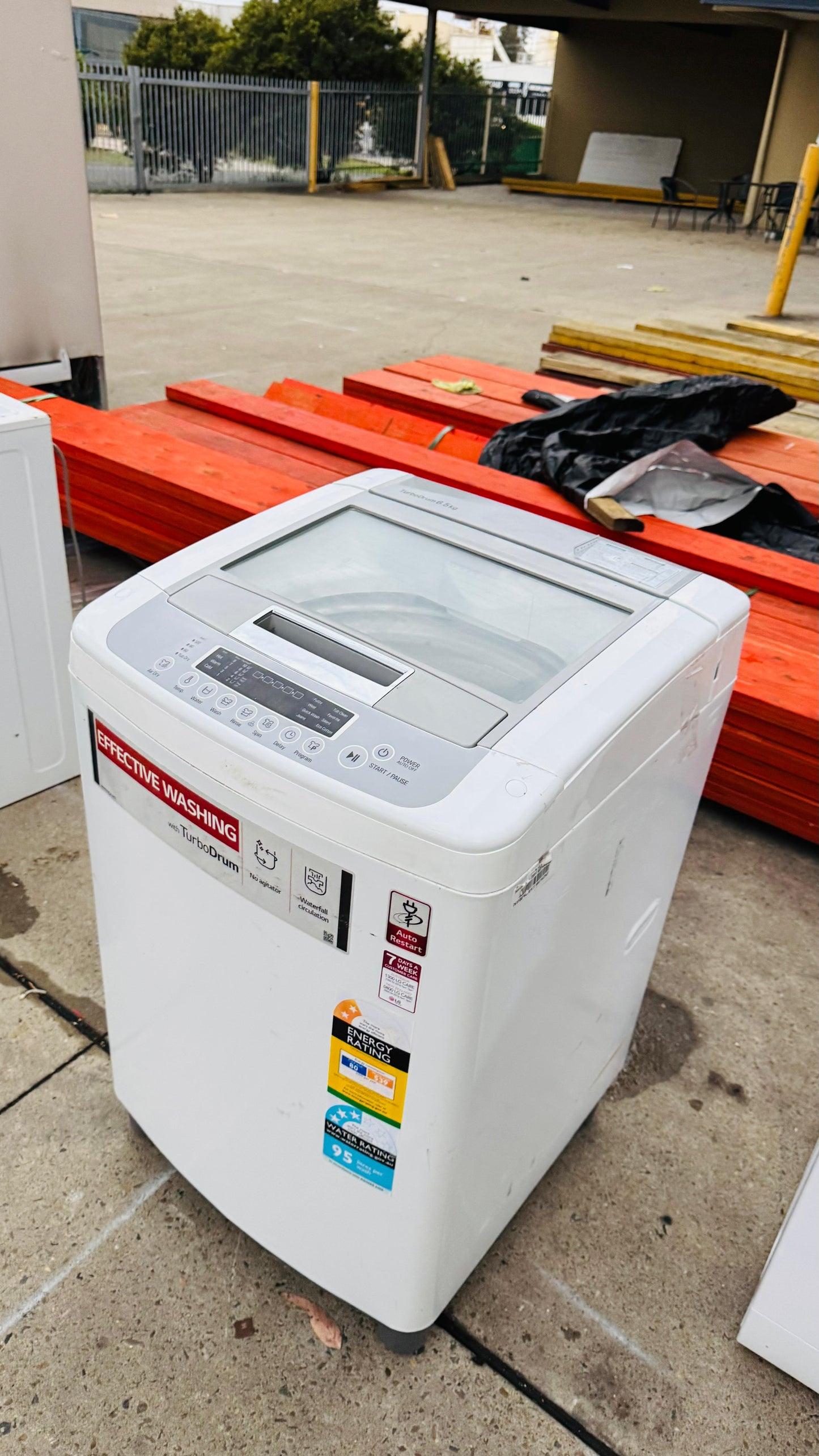 LG 6.5KGS TOP LOADER WASHING MACHINE