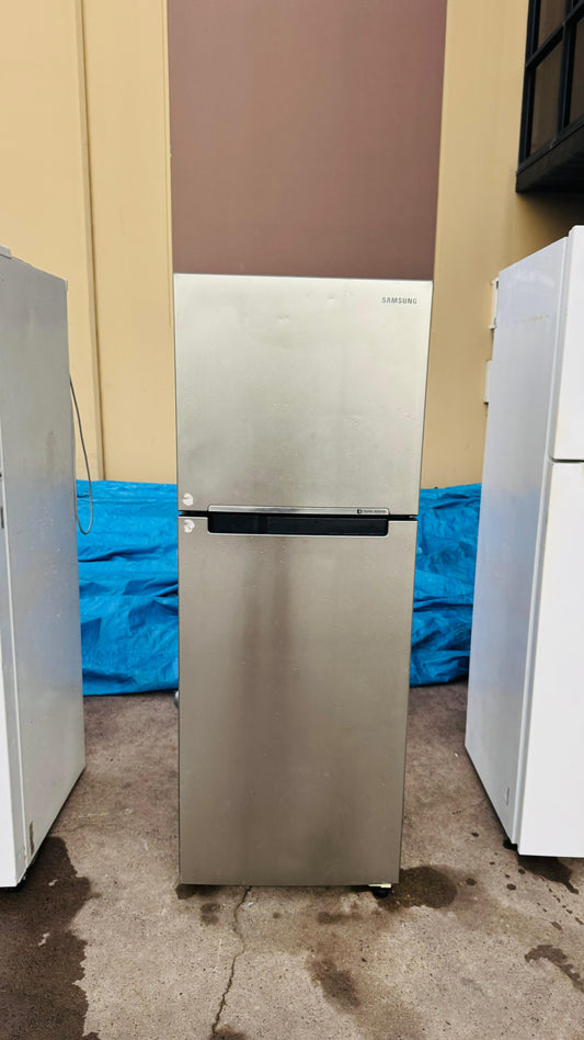 SAMSUNG 305 LITRES FRIDGE FREEZER