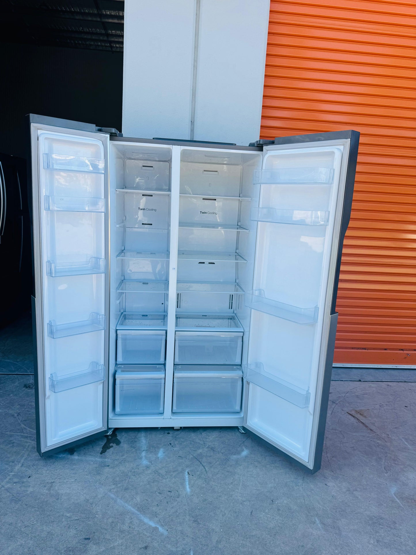 SAMSUNG 584 LITRES SIDE BY SIDE DOOR FRIDGE FREEZER
