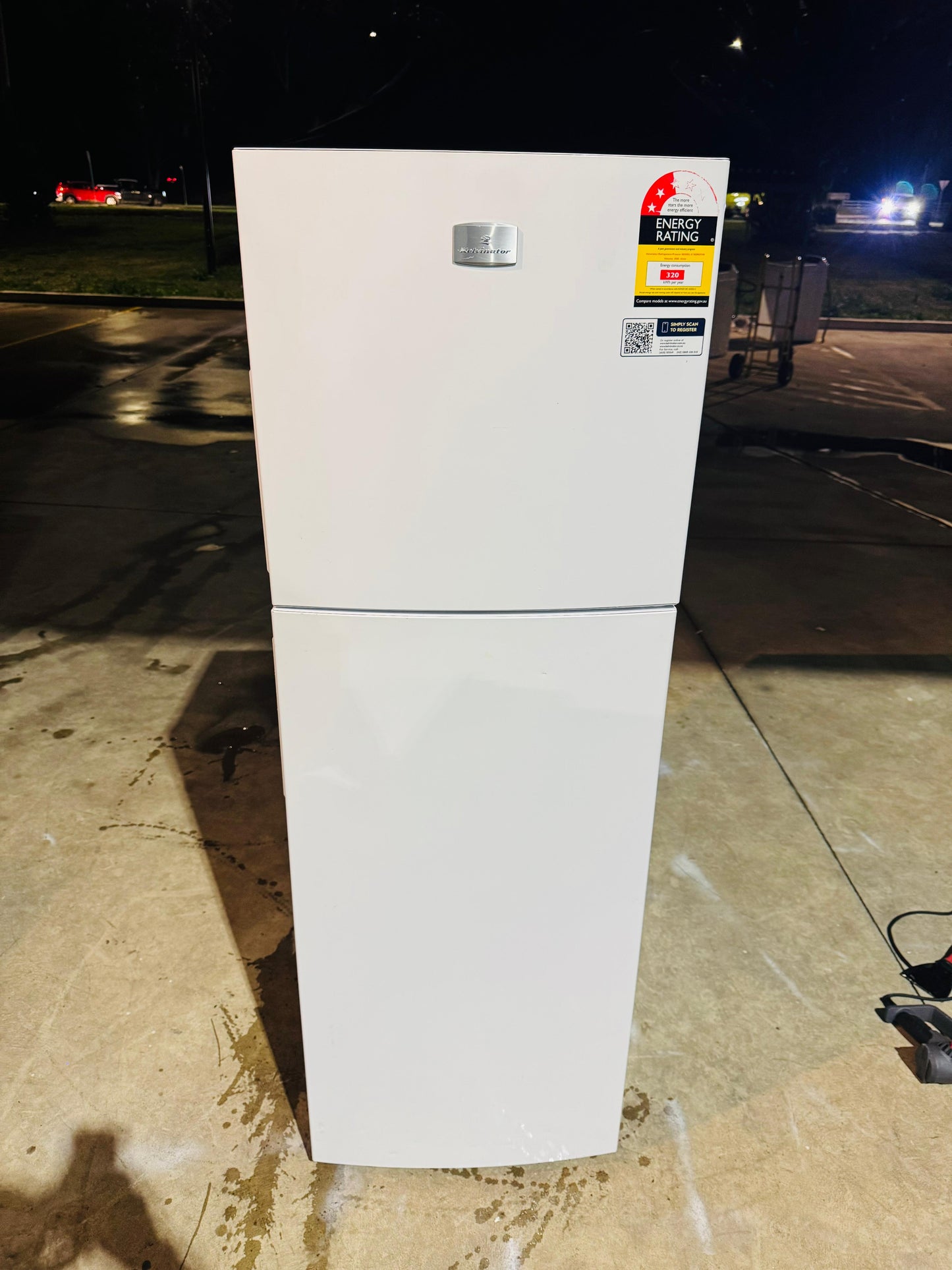 KELVINATOR 275 LITRES FRIDGE FREEZER