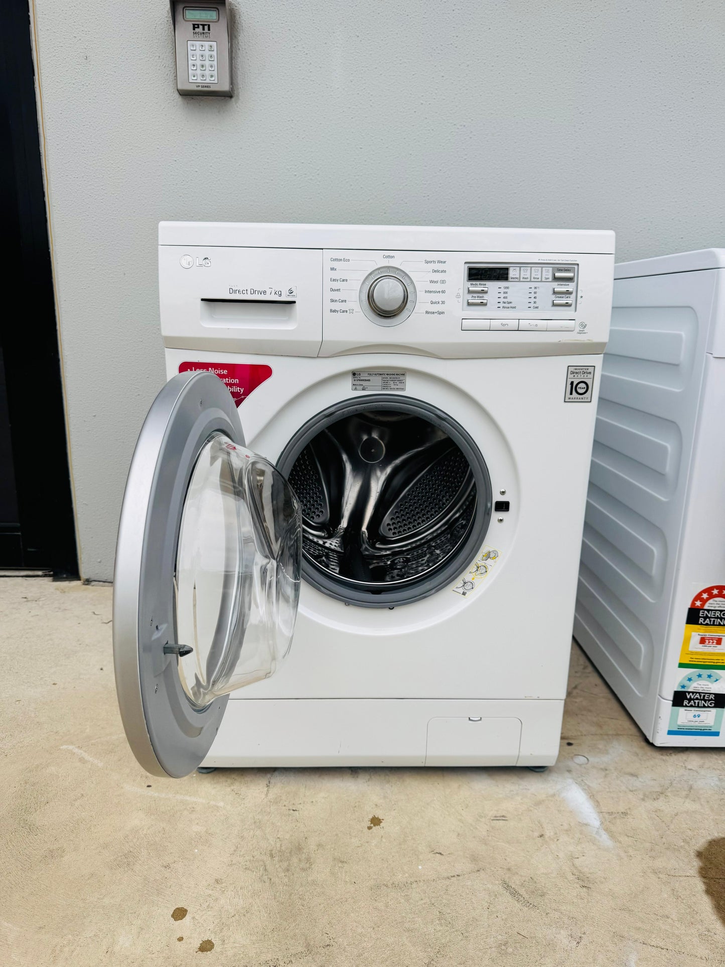 LG 7 KGS FRONT LOADER WASHING MACHINE