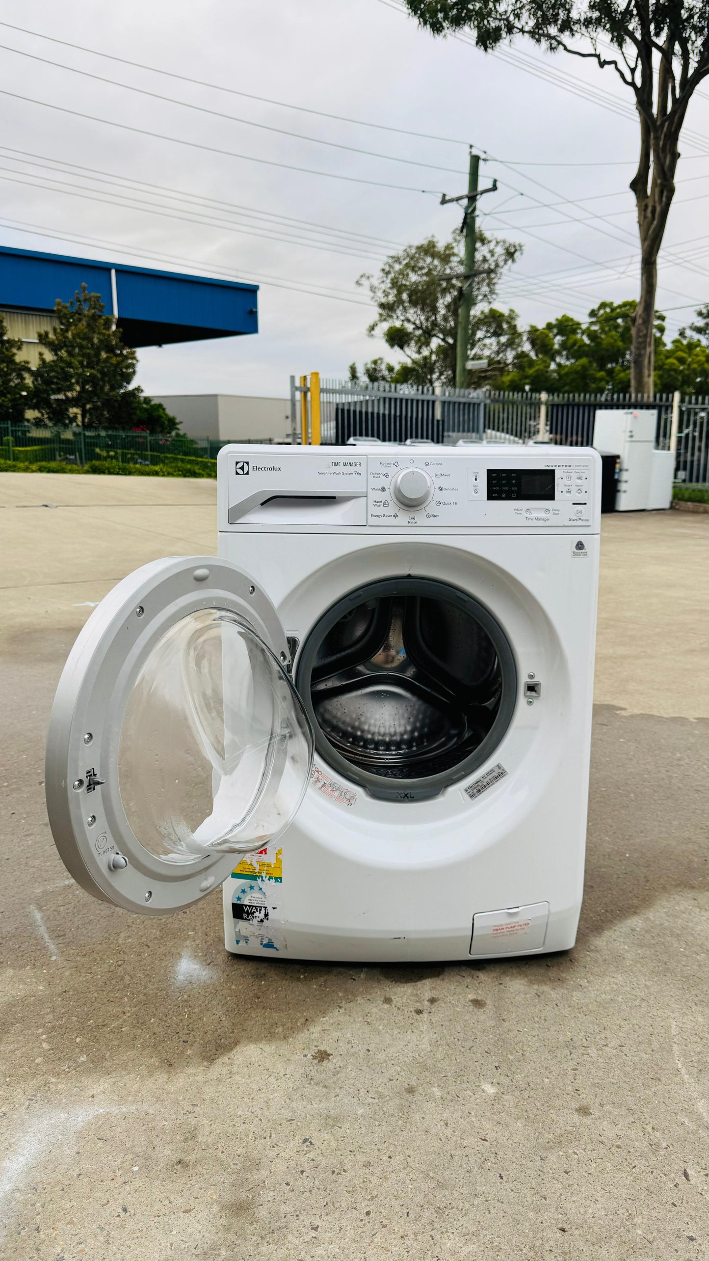 ELECTROLUX 7KGS FRONT LOADER WASHING MACHINE