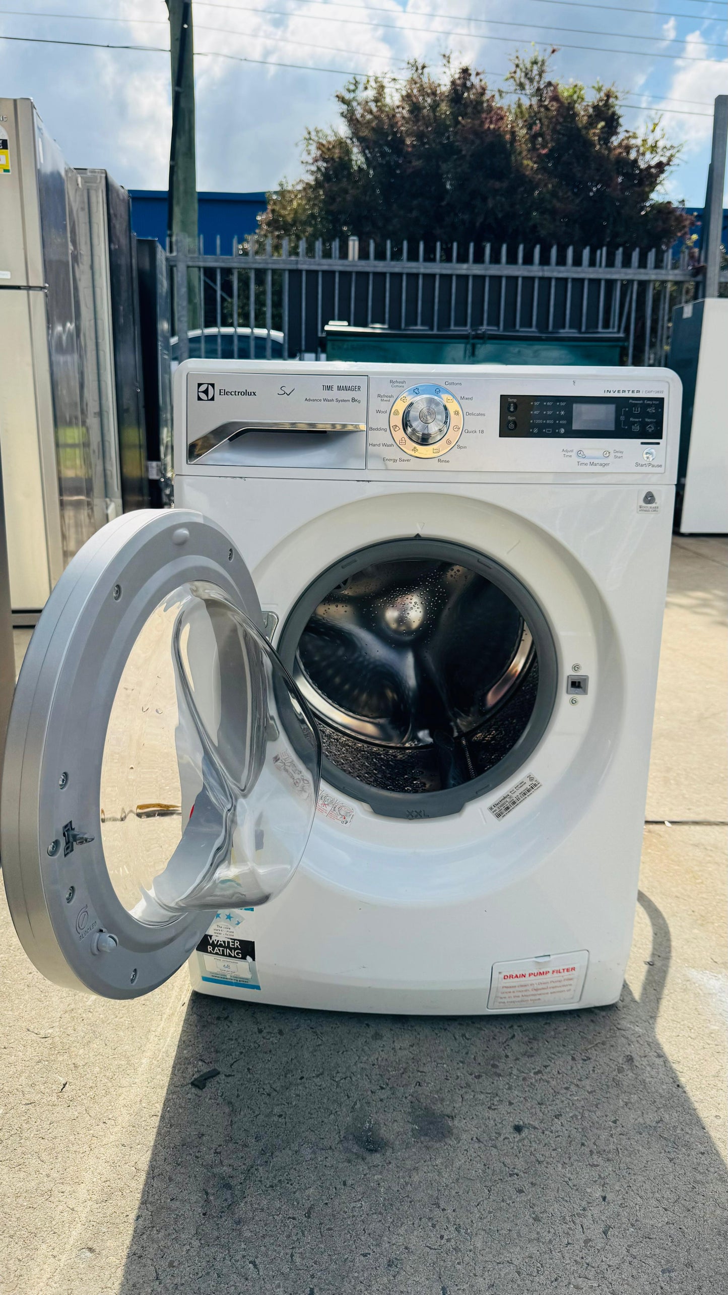 ELECTROLUX 8KGS FRONT LOADER WASHING MACHINS