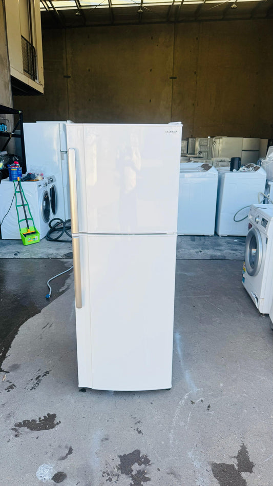 SHARP 245 LITRES FRIDGE FREEZER