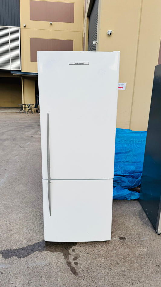 FISHER AND PAYKEL 403 LITRES FRIDGE FREEZER