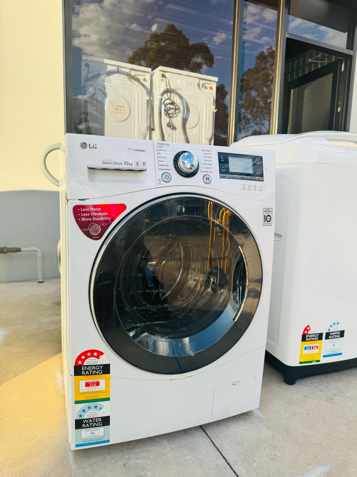 **LG 10KGS FRONT LOADER WASHING MACHINE** FREE DELIVERY