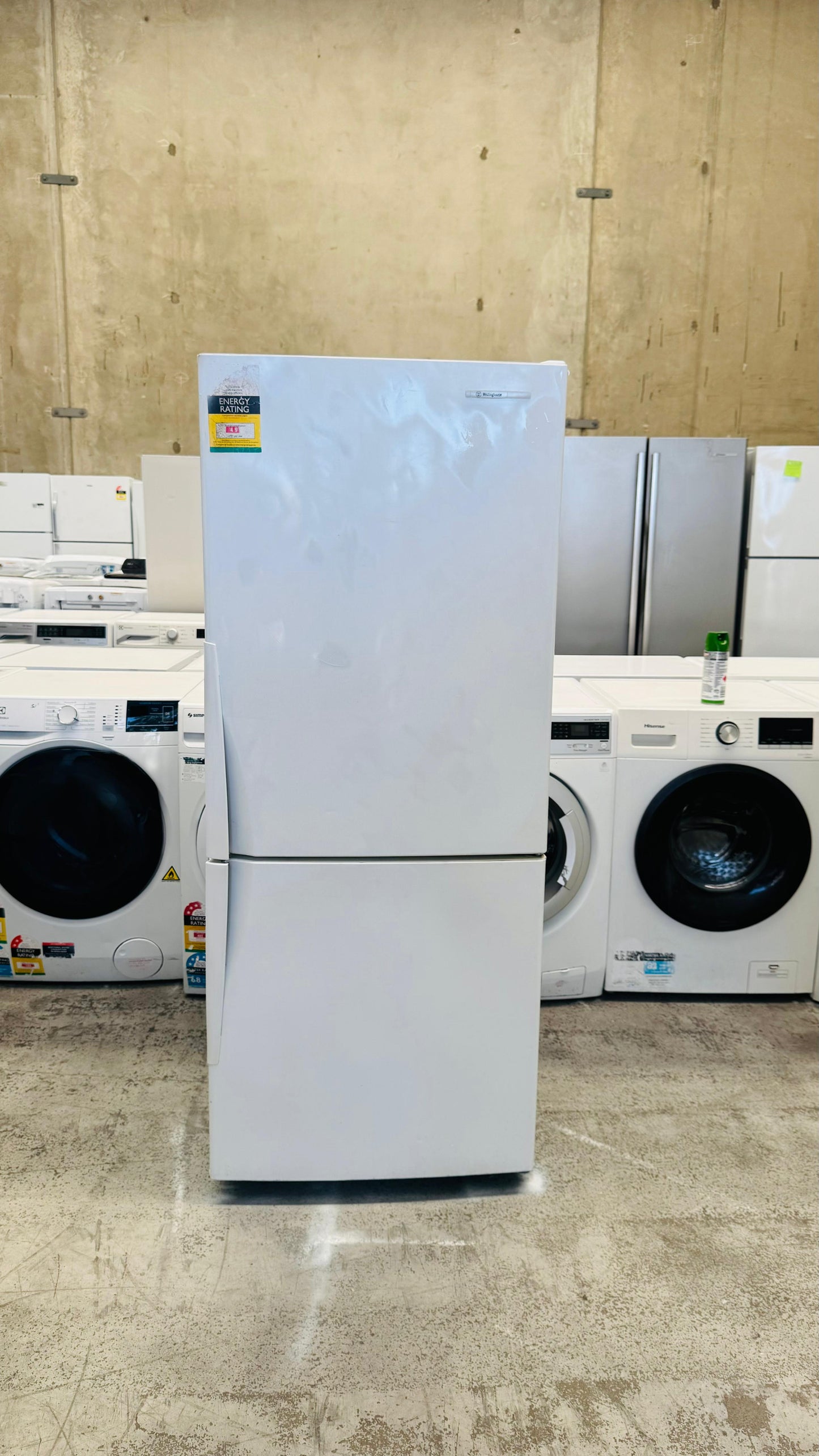 WESTINGHOUSE 370 LITRES FRIDGE FREEZER