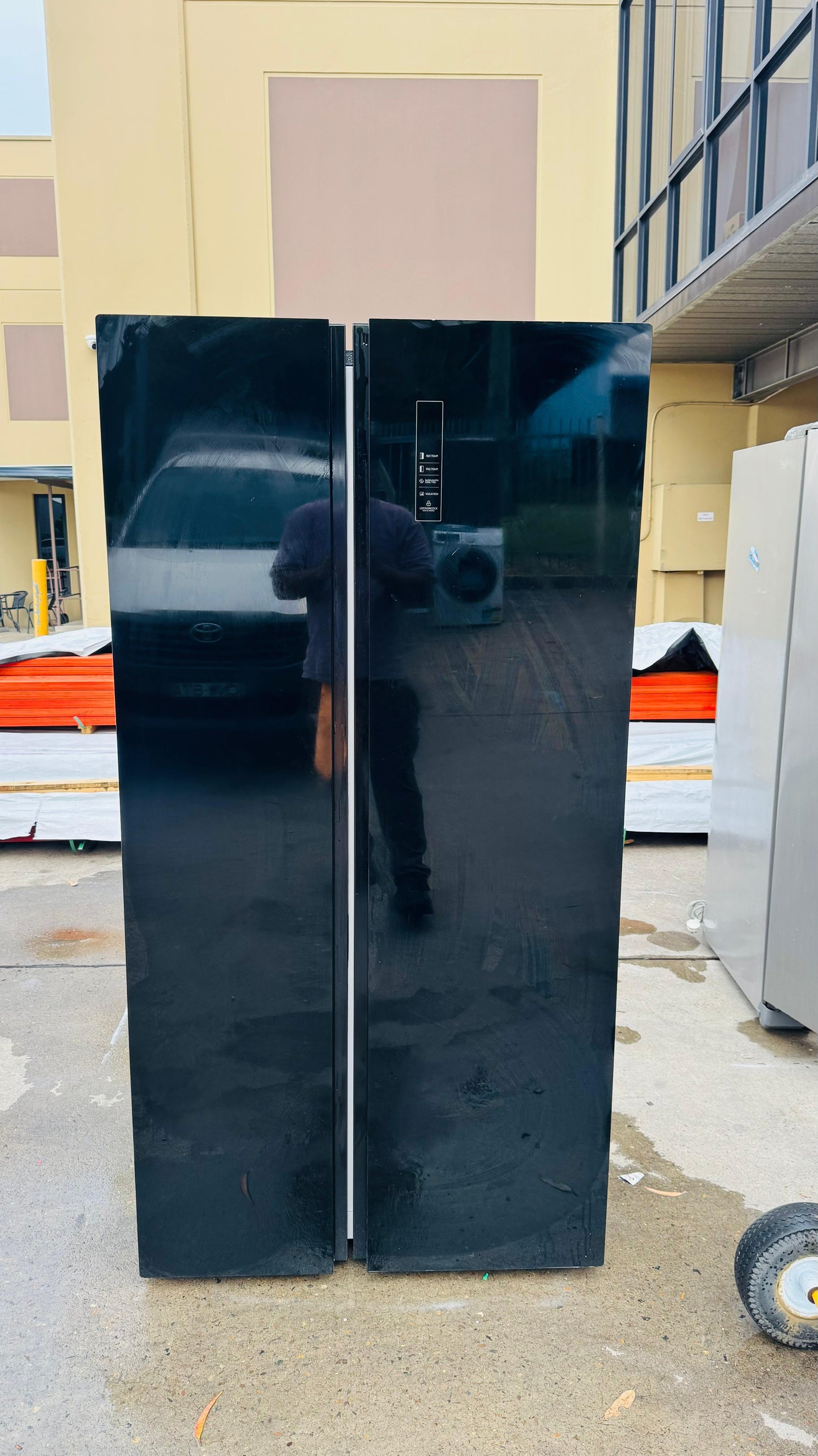 KOGAN 584 LITRES SIDE BY SIDE DOOR FRIDGE FREEZER