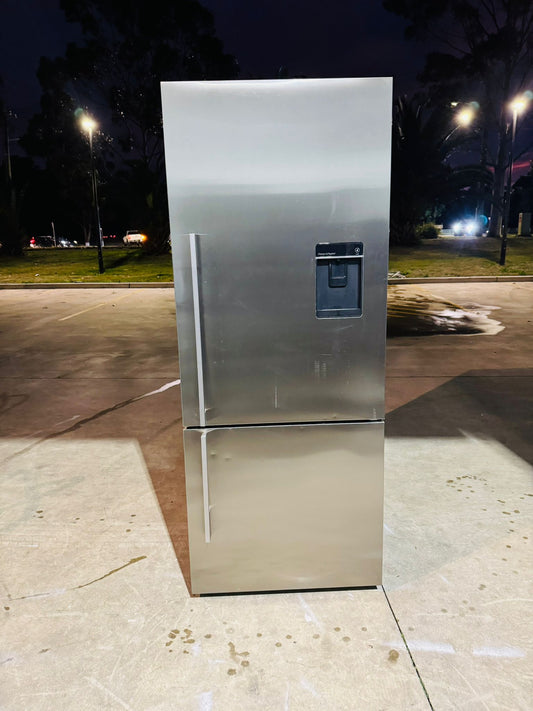 FISHER AND PAYKEL 442 LITRES