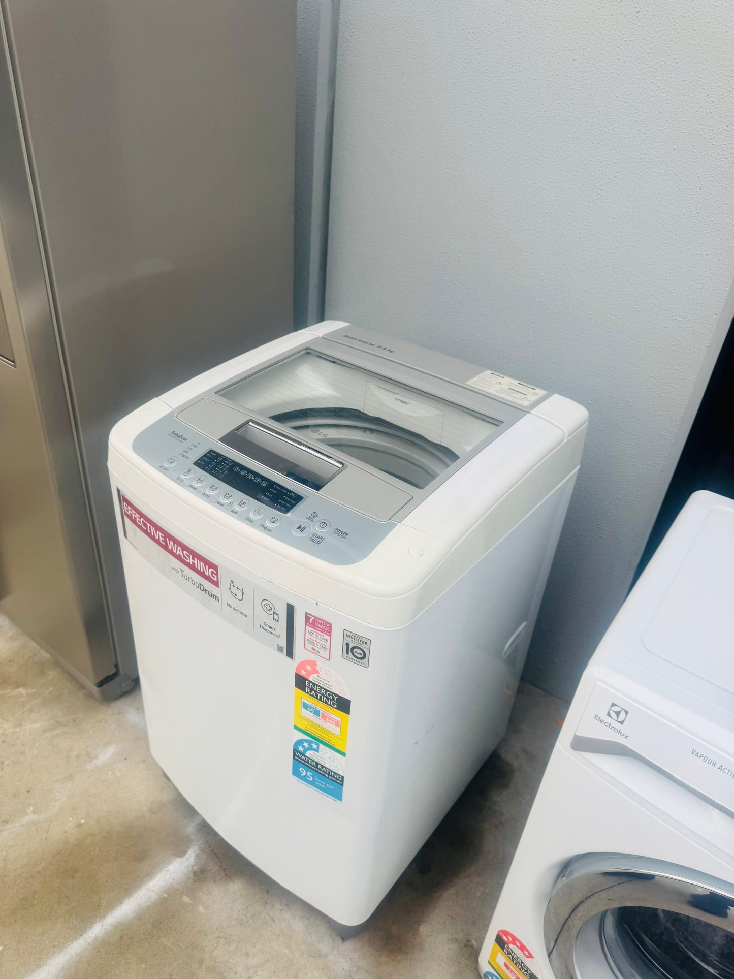 LG 6.5 KGS TOP LOADER WASHING MACHINE