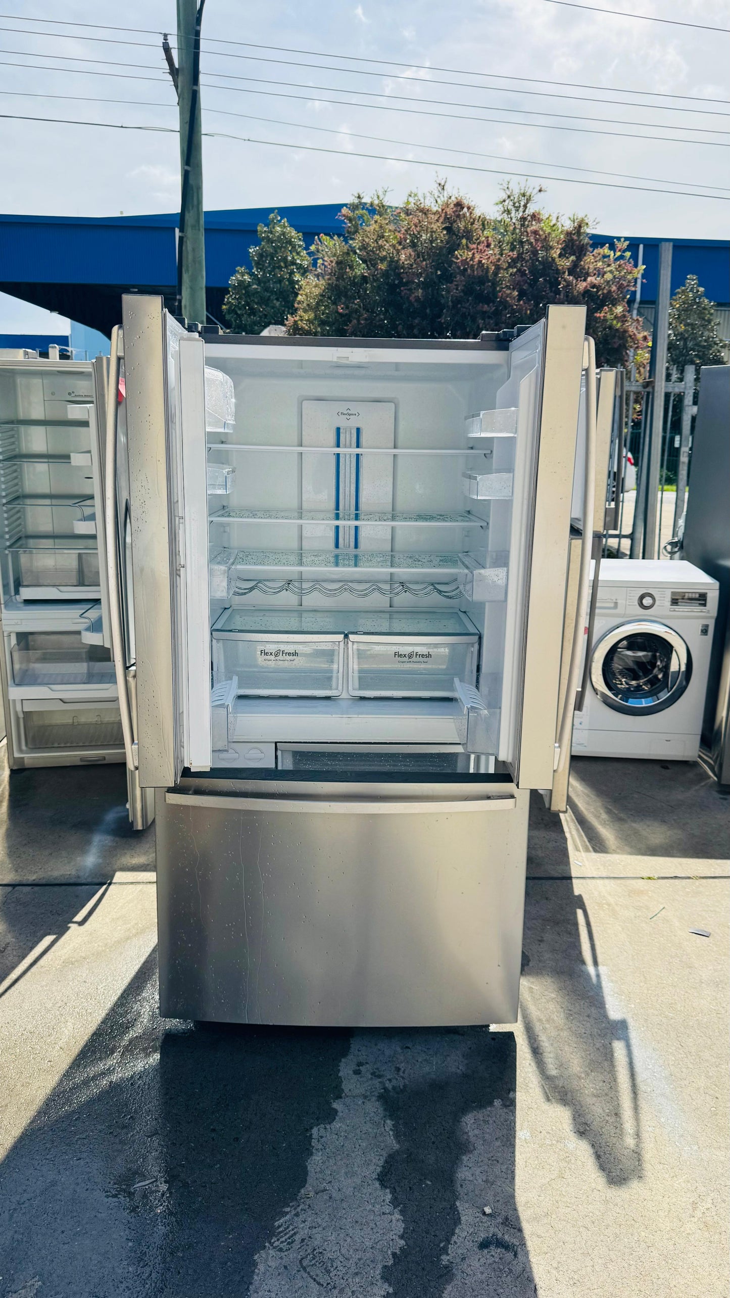 WESTINGHOUSE FRENCH DOOR 605 LITERS FRIDGE FREEZER