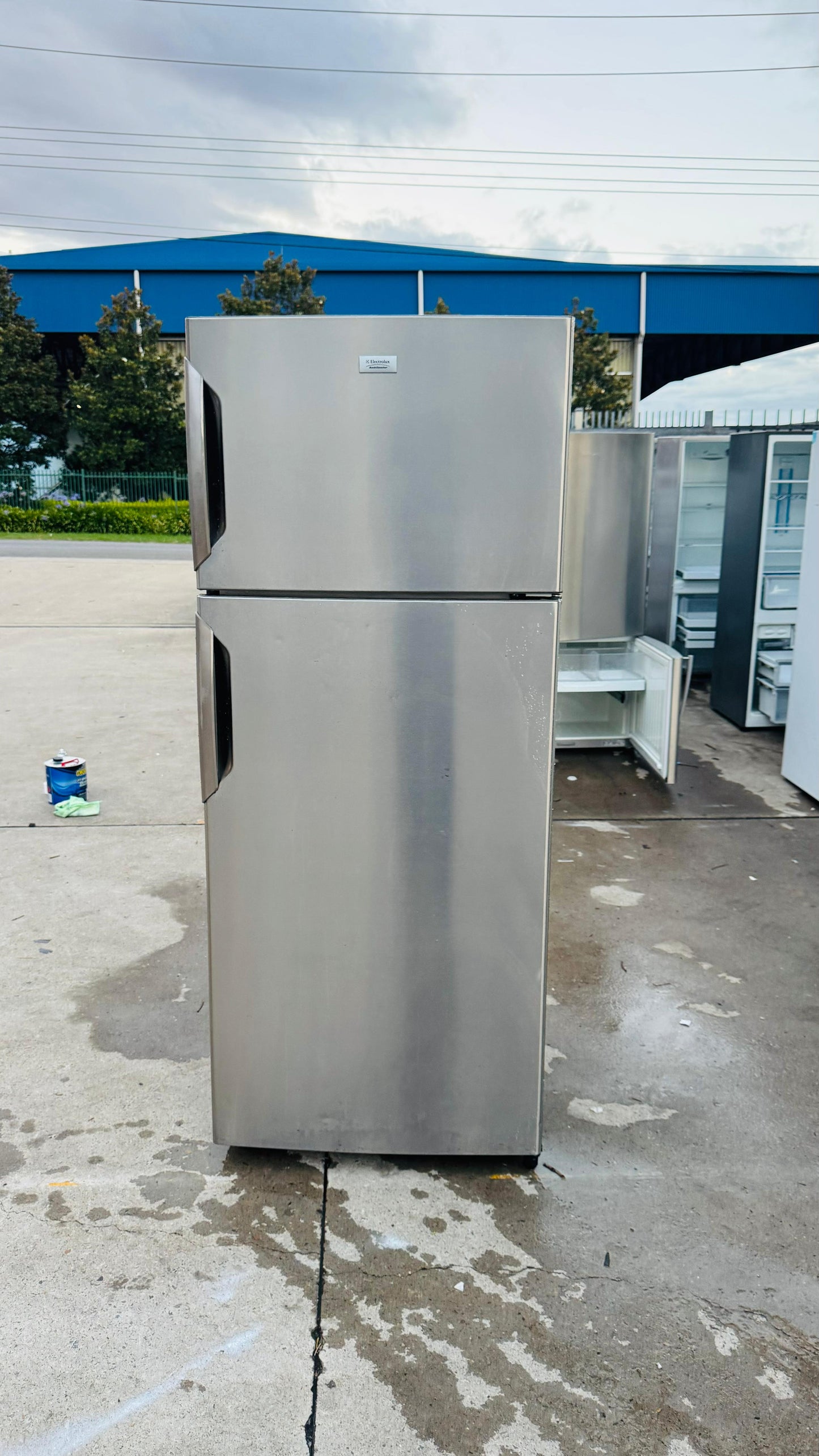 ELECTROLUX 390 LITRES FRIDGE FREEZER