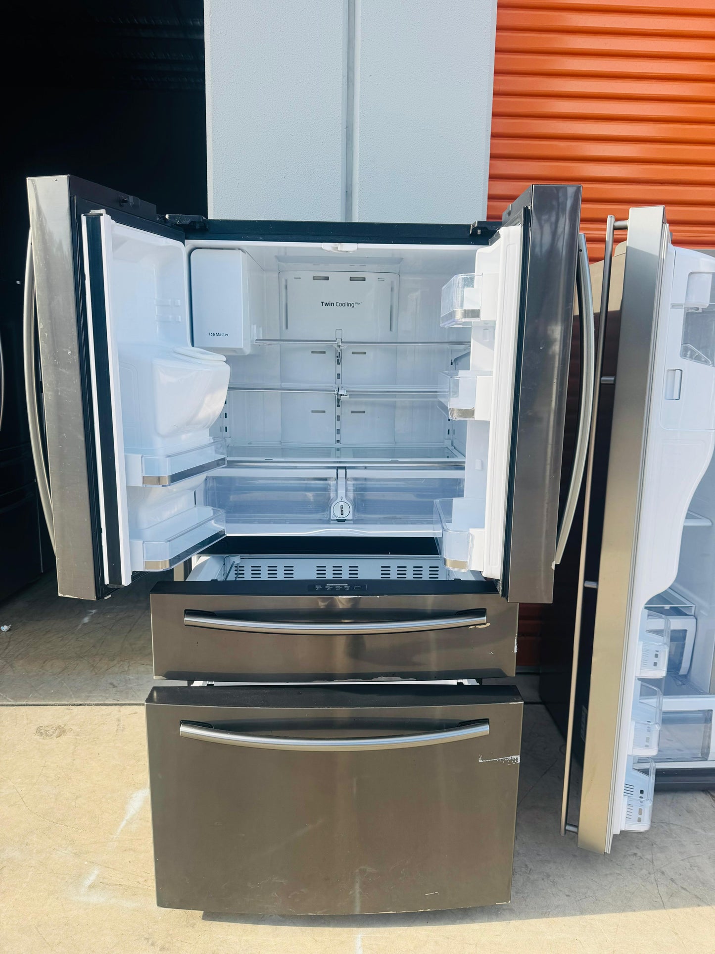 SAMSUNG FRENCH DOOR 680 LITRES FRIDGE FREEZER