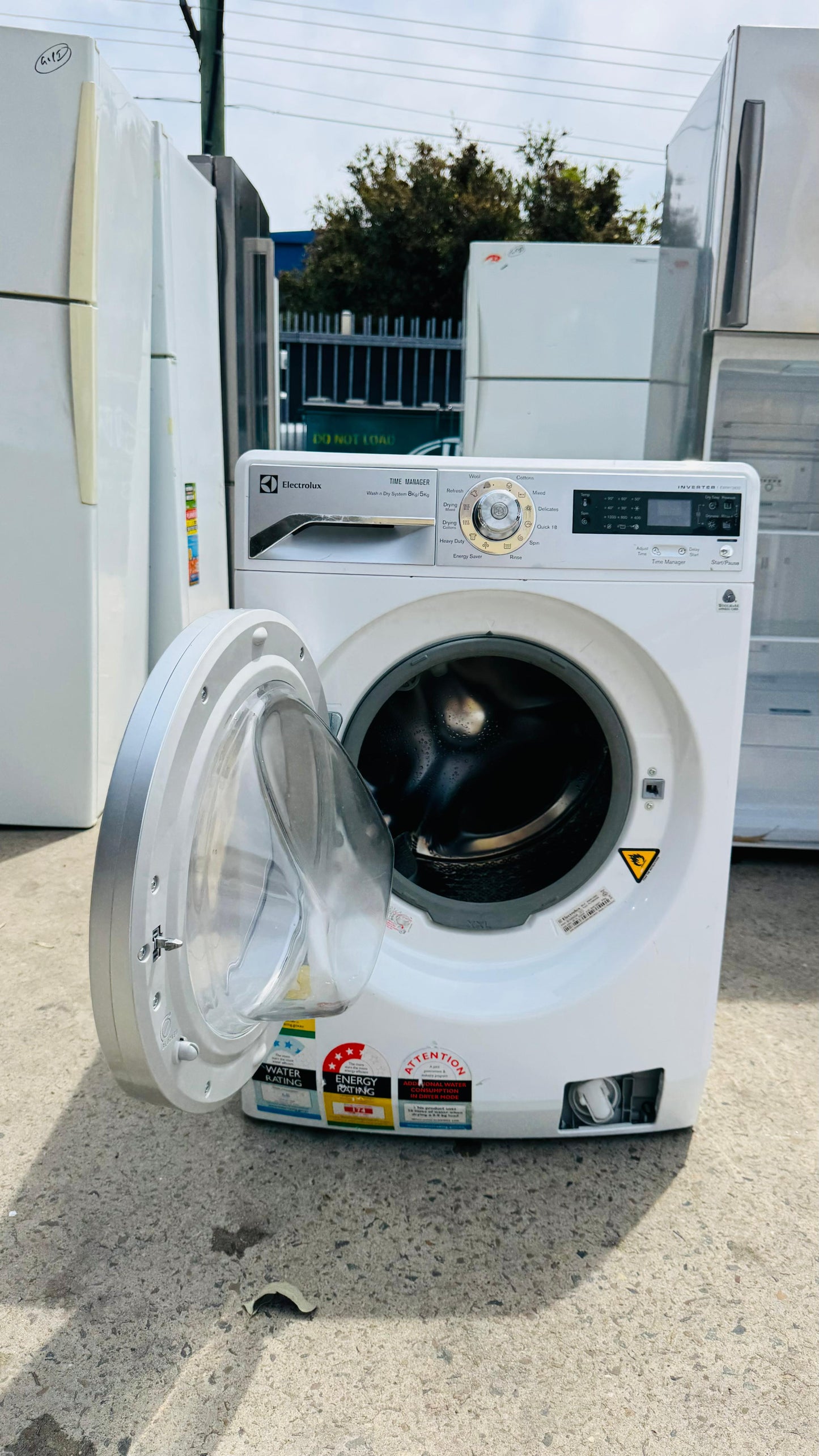 ELECTROLUX 8KGS FRONT LOADER WASHING MACHINE
