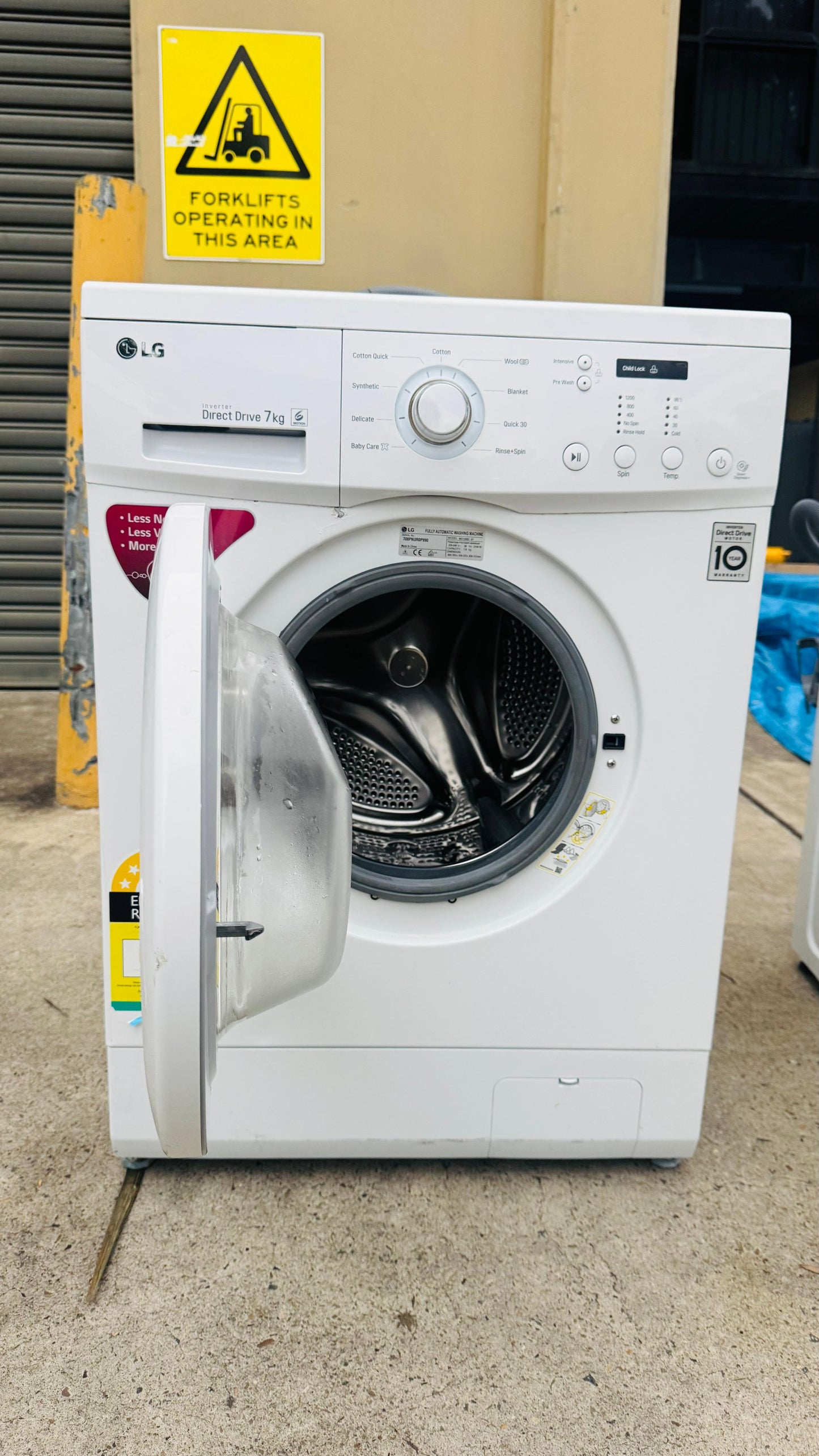 LG 7KGS FRONT LOADER WASHING MACHINE