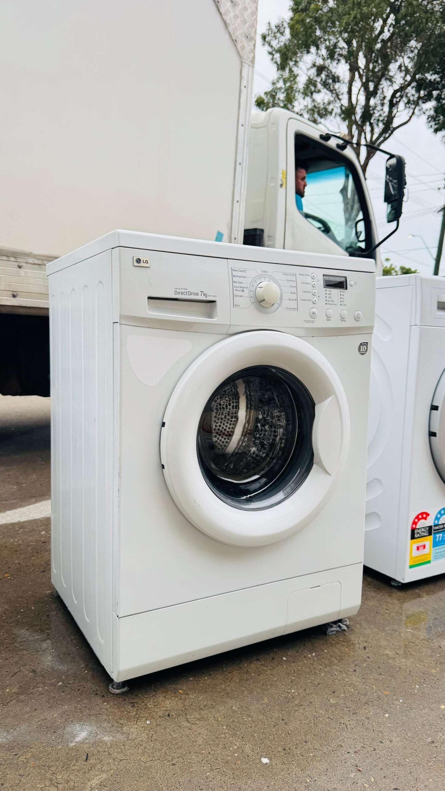 LG 7KGS FRONT LOADER WASHING MACHINE