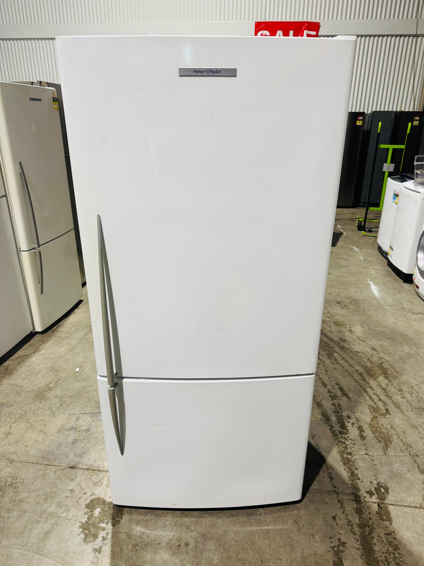 FISHER AND PAYKEL 519 LITRES FRIDGE FREEZER