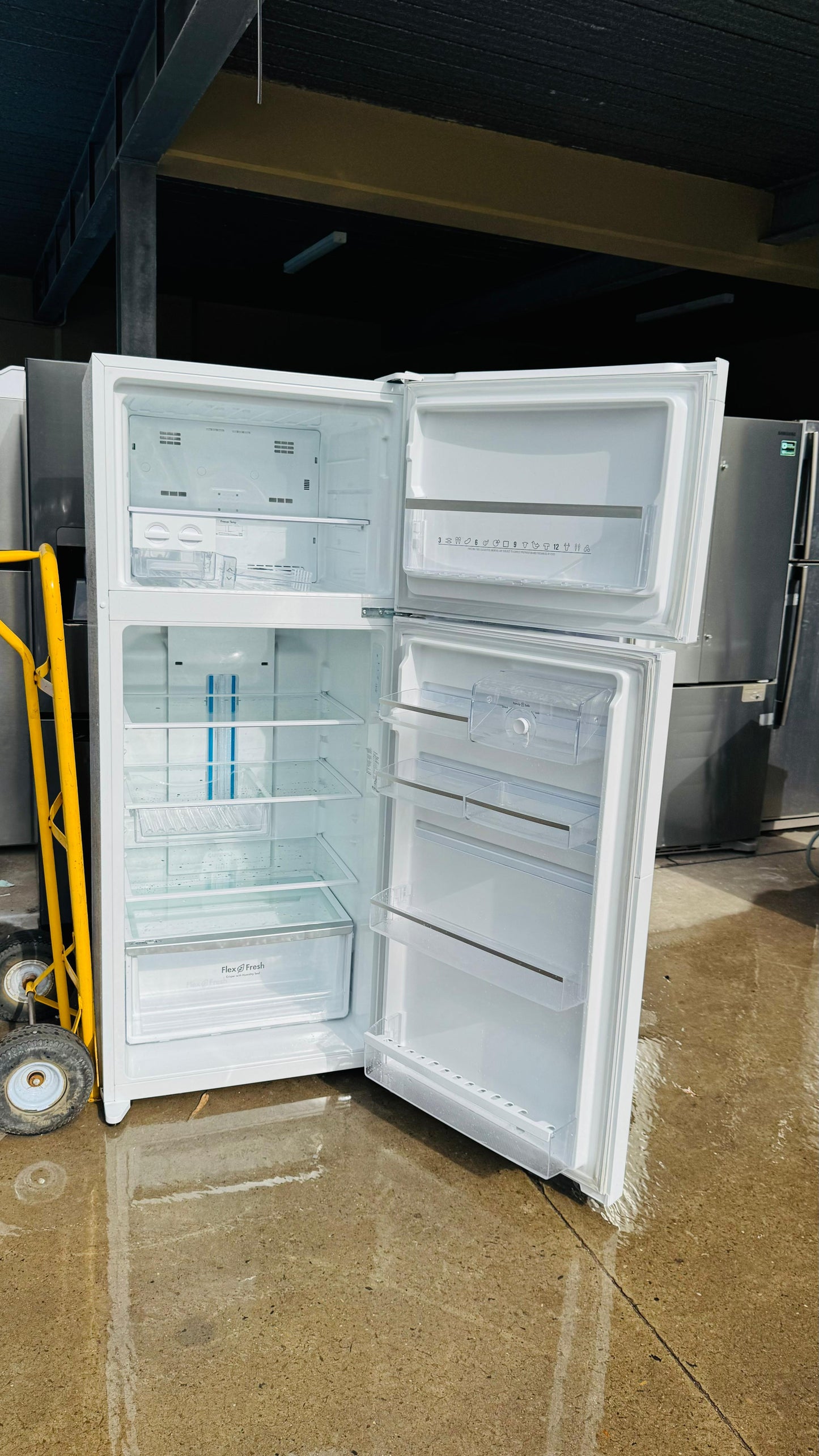 WESTINGHOUSE 462 LITRES FRIDGE FREEZER