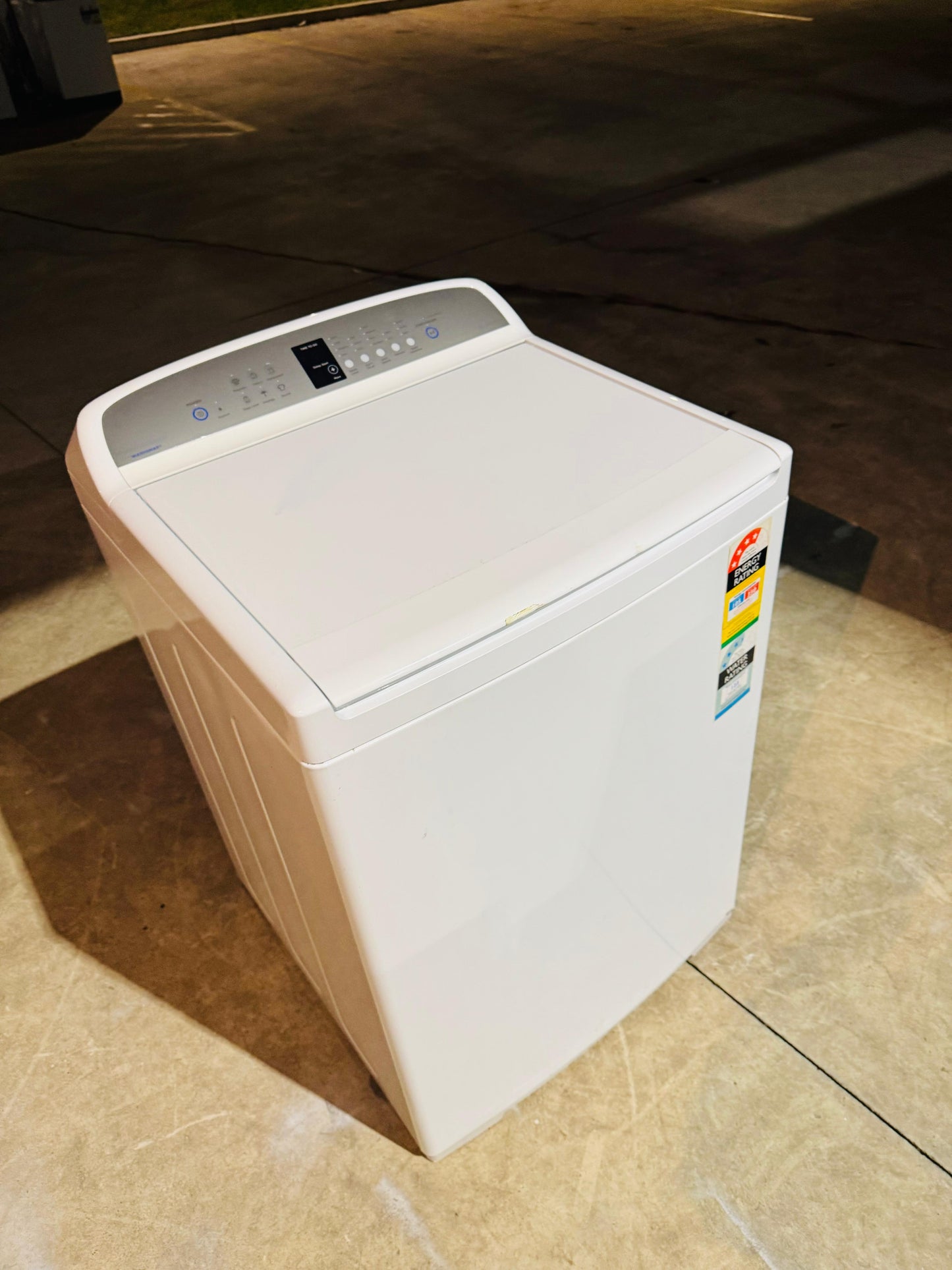 FISHER AND PAYKEL 10 KGS TOP LOADER WASHING MACHINE