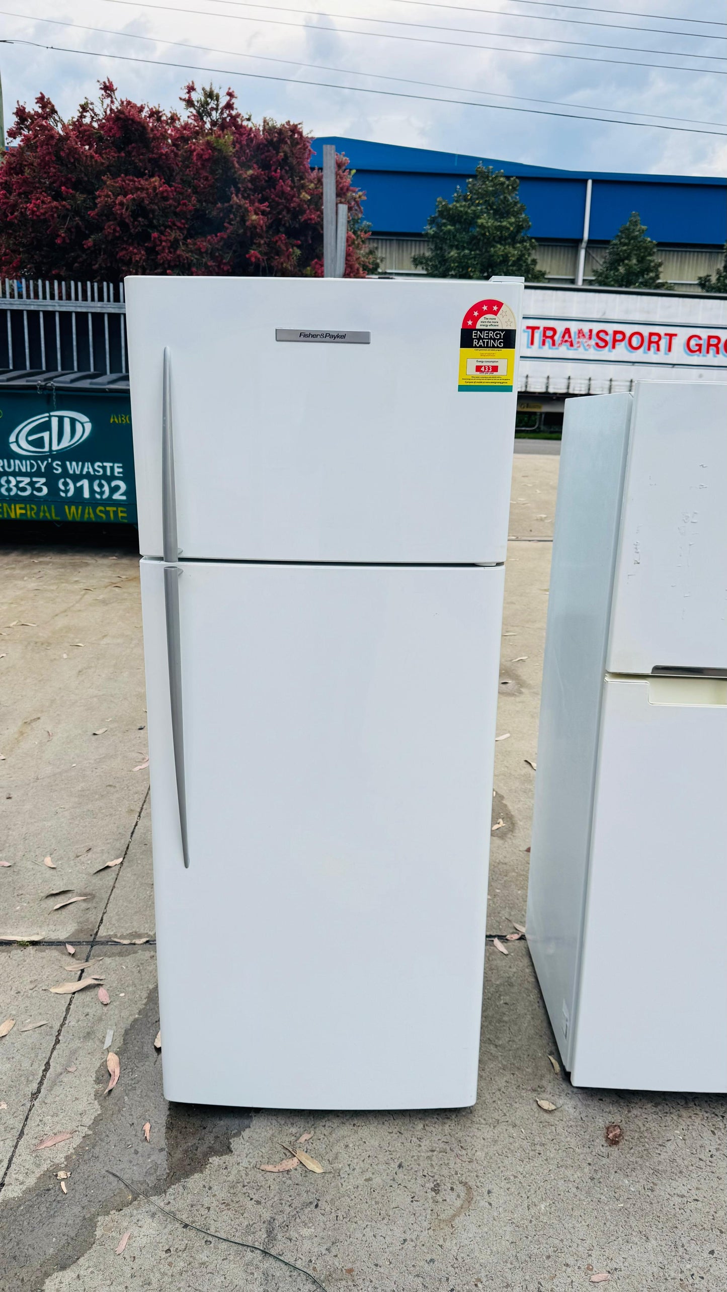 FISHER AND PAYKEL 380 LITRES FRIDGE FREEZER