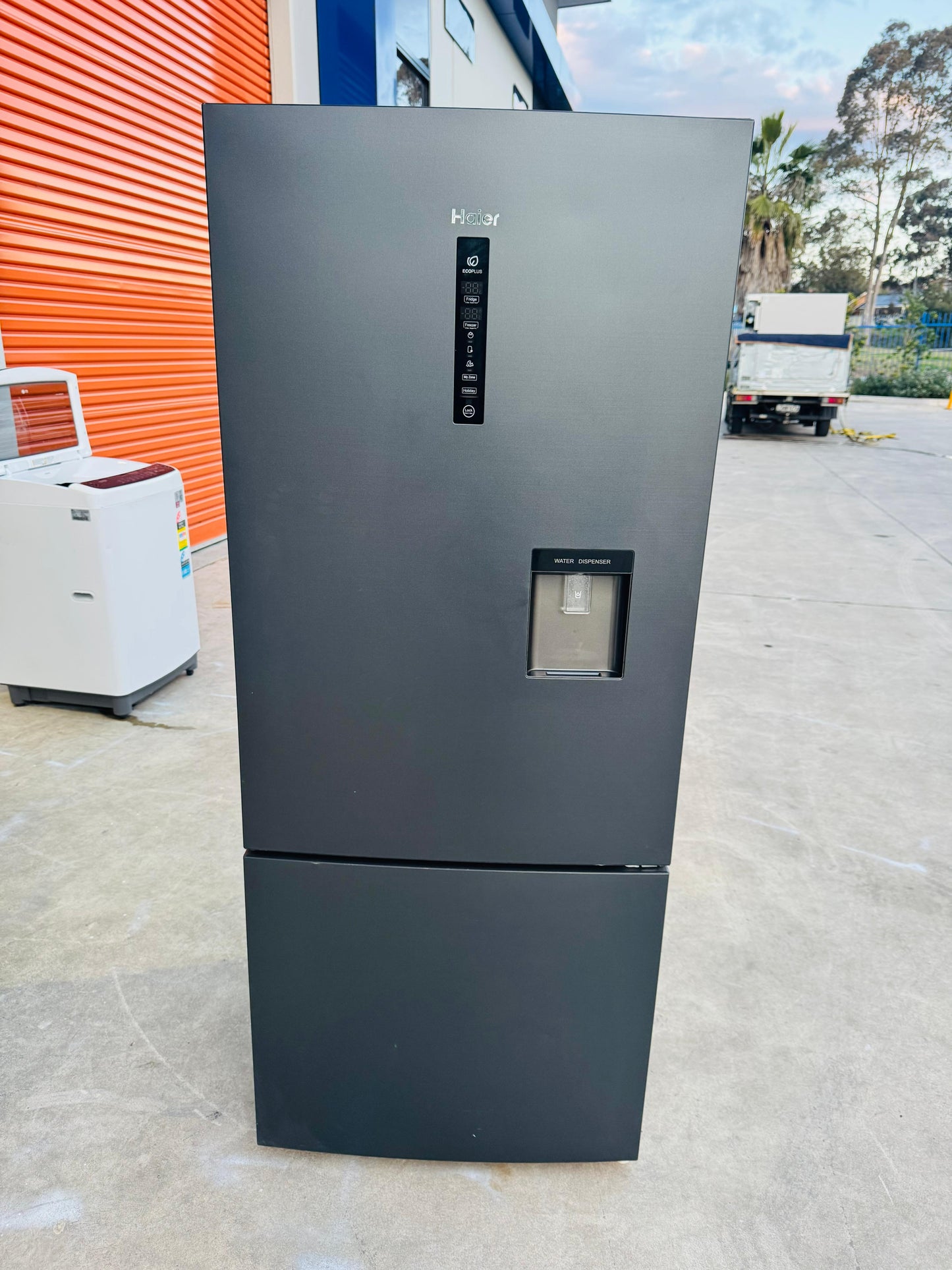 HAIER 454 LITRES FRIDGE FREEZER