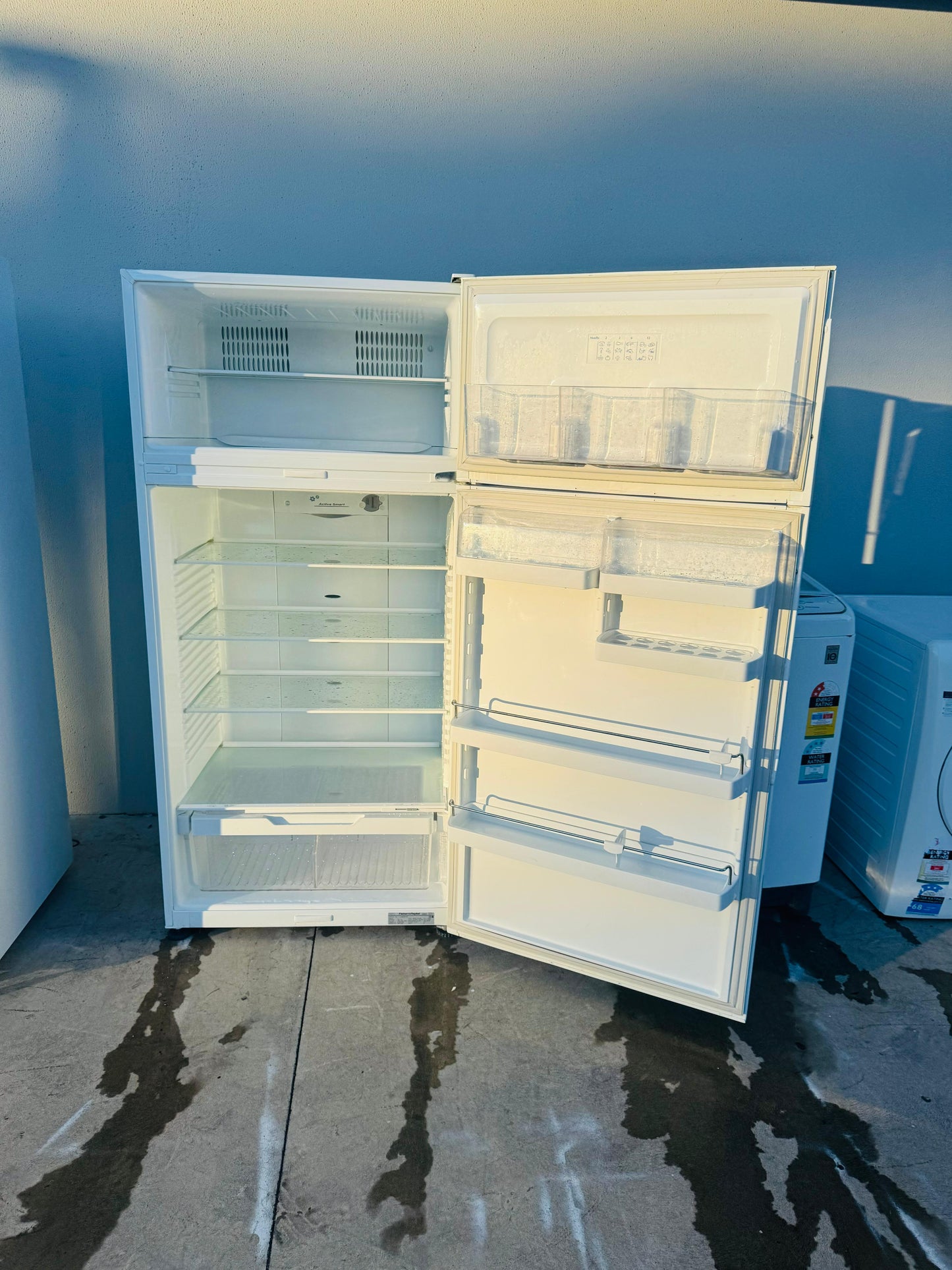 FISHER AND PAYKEL 517 LITRES FRIDGE FREEZER