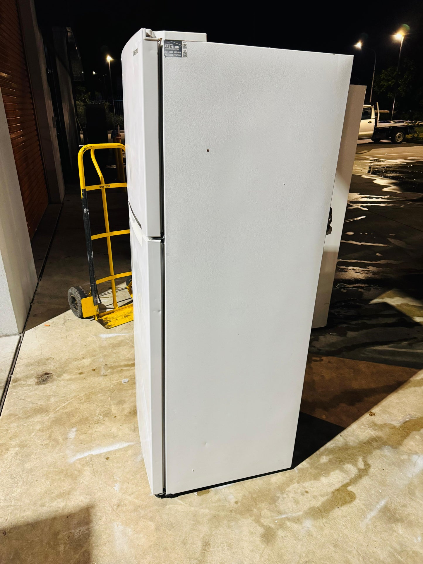 SAMSUNG 320 LITRES FRIDGE FREEZER