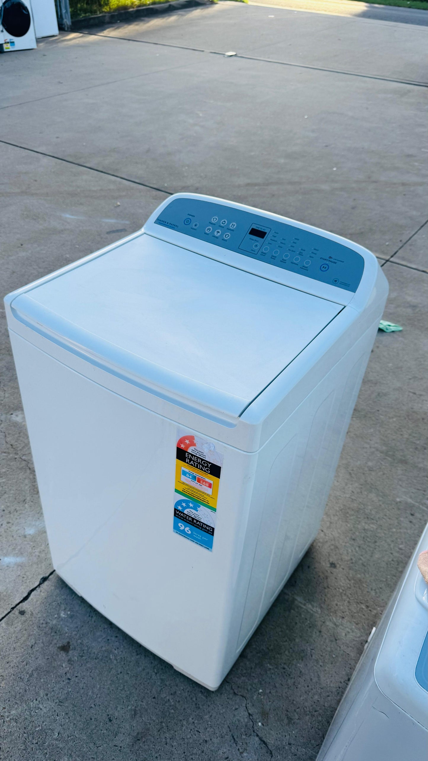 FISHER AND PAYKEL 8.5KGS TOP LOADER WASHING MACHINE